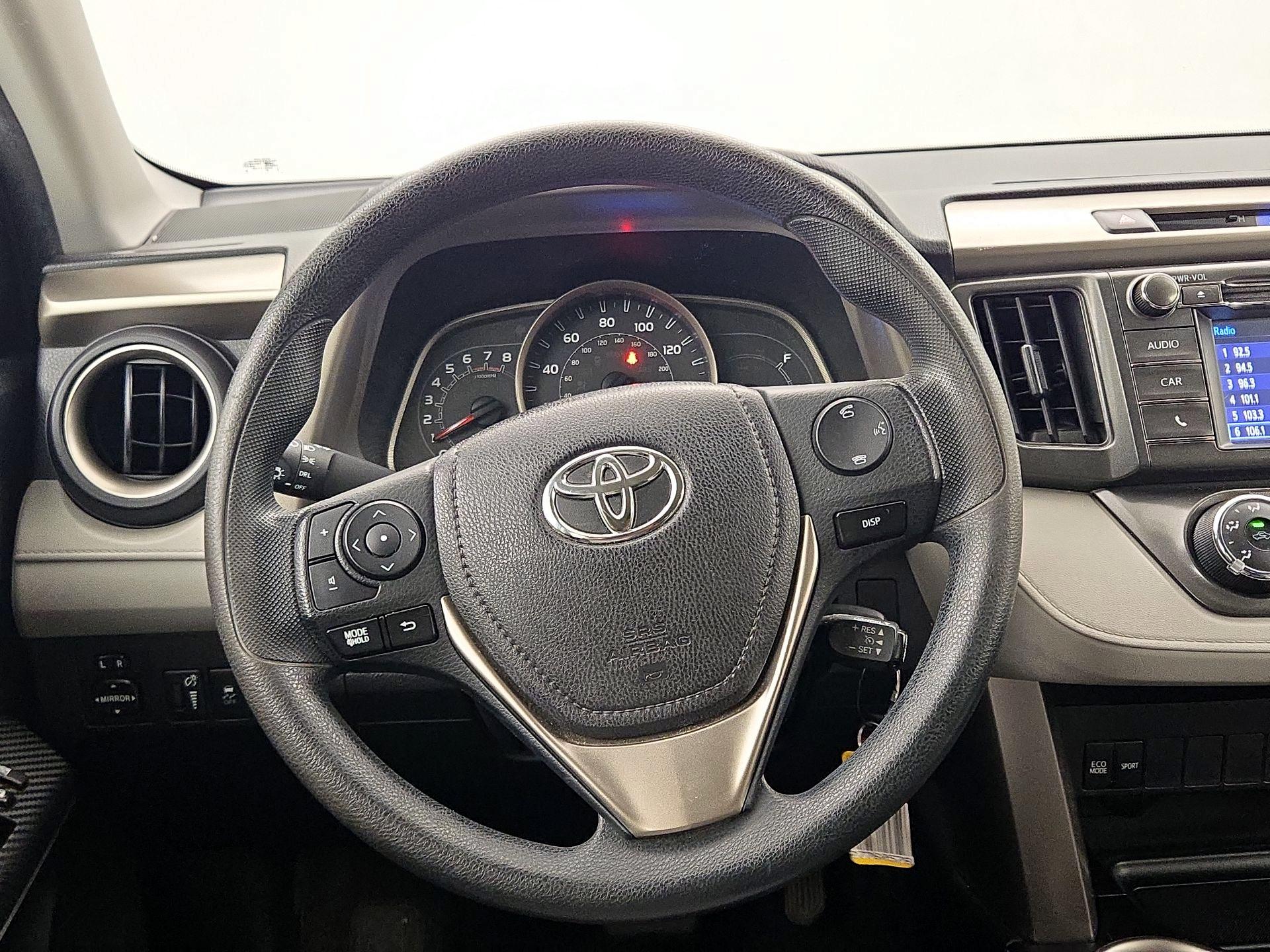 Thumbnail: 2015 Toyota RAV4 - 10
