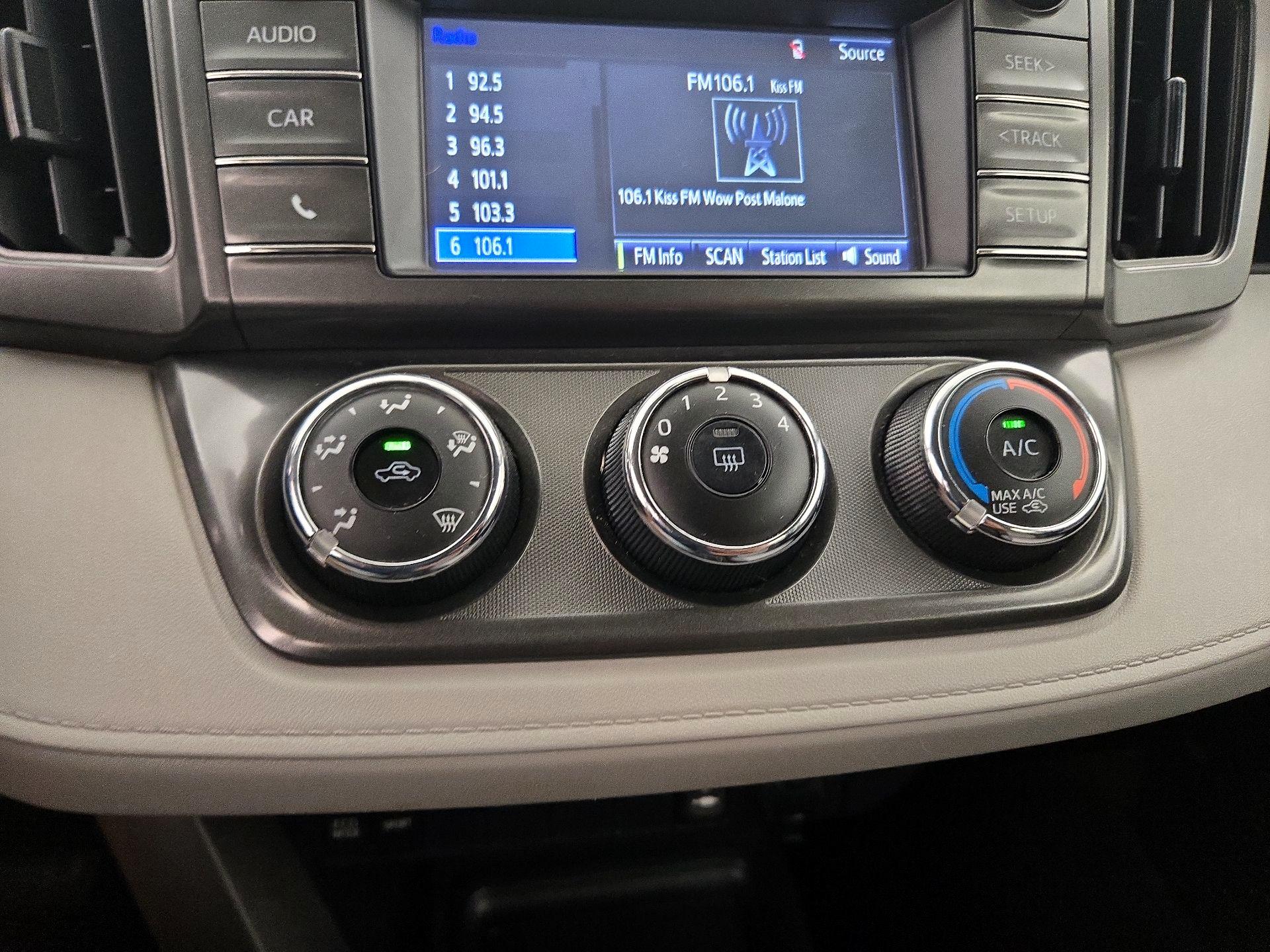 Thumbnail: 2015 Toyota RAV4 - 16