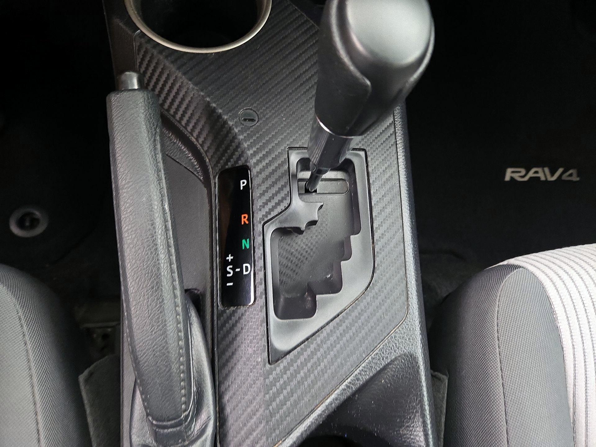 Thumbnail: 2015 Toyota RAV4 - 17