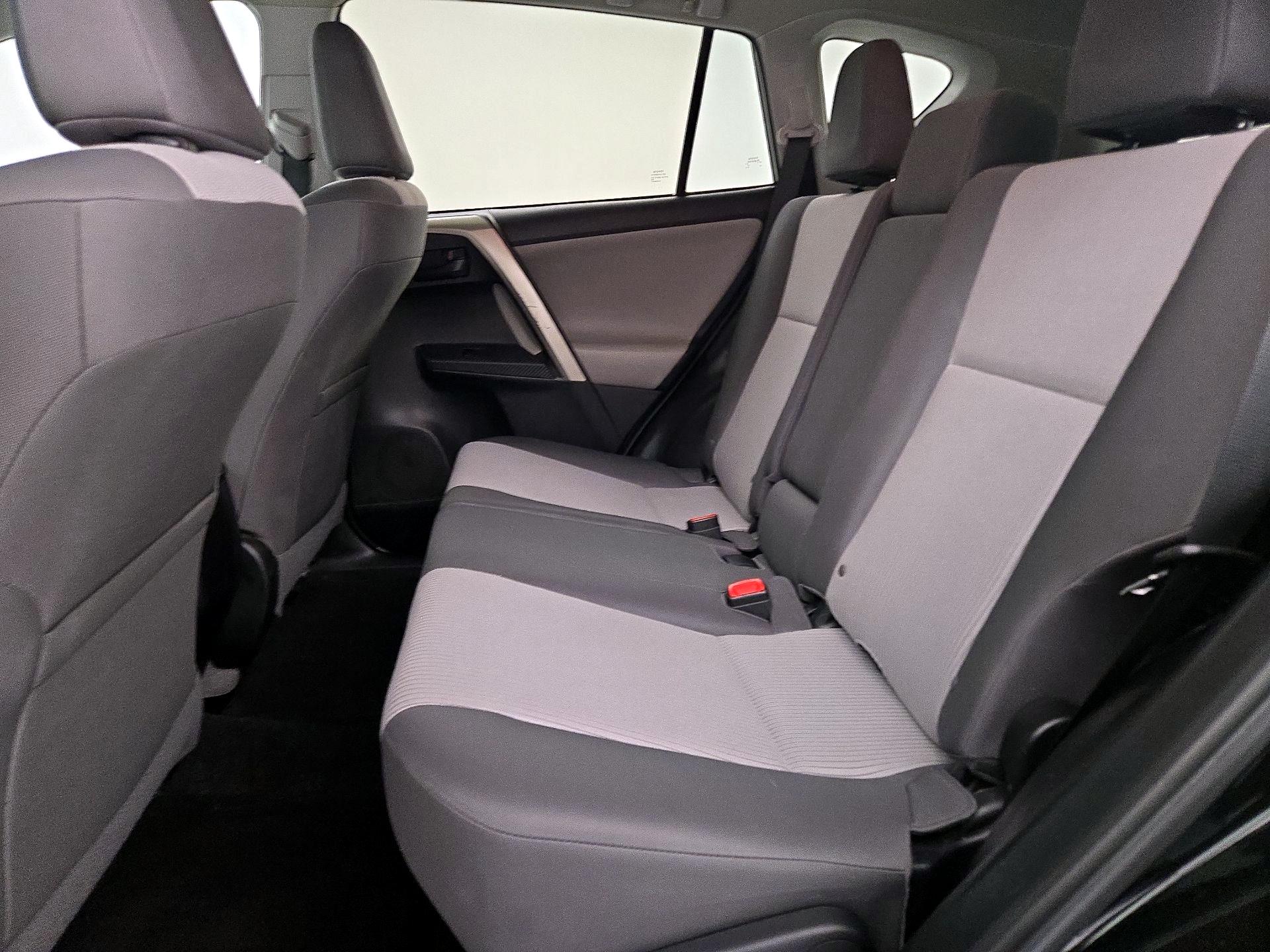 Thumbnail: 2015 Toyota RAV4 - 19