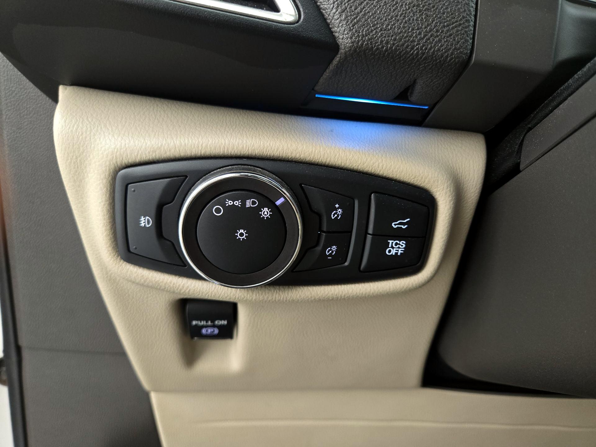 Thumbnail: 2019 Lincoln Nautilus - 13