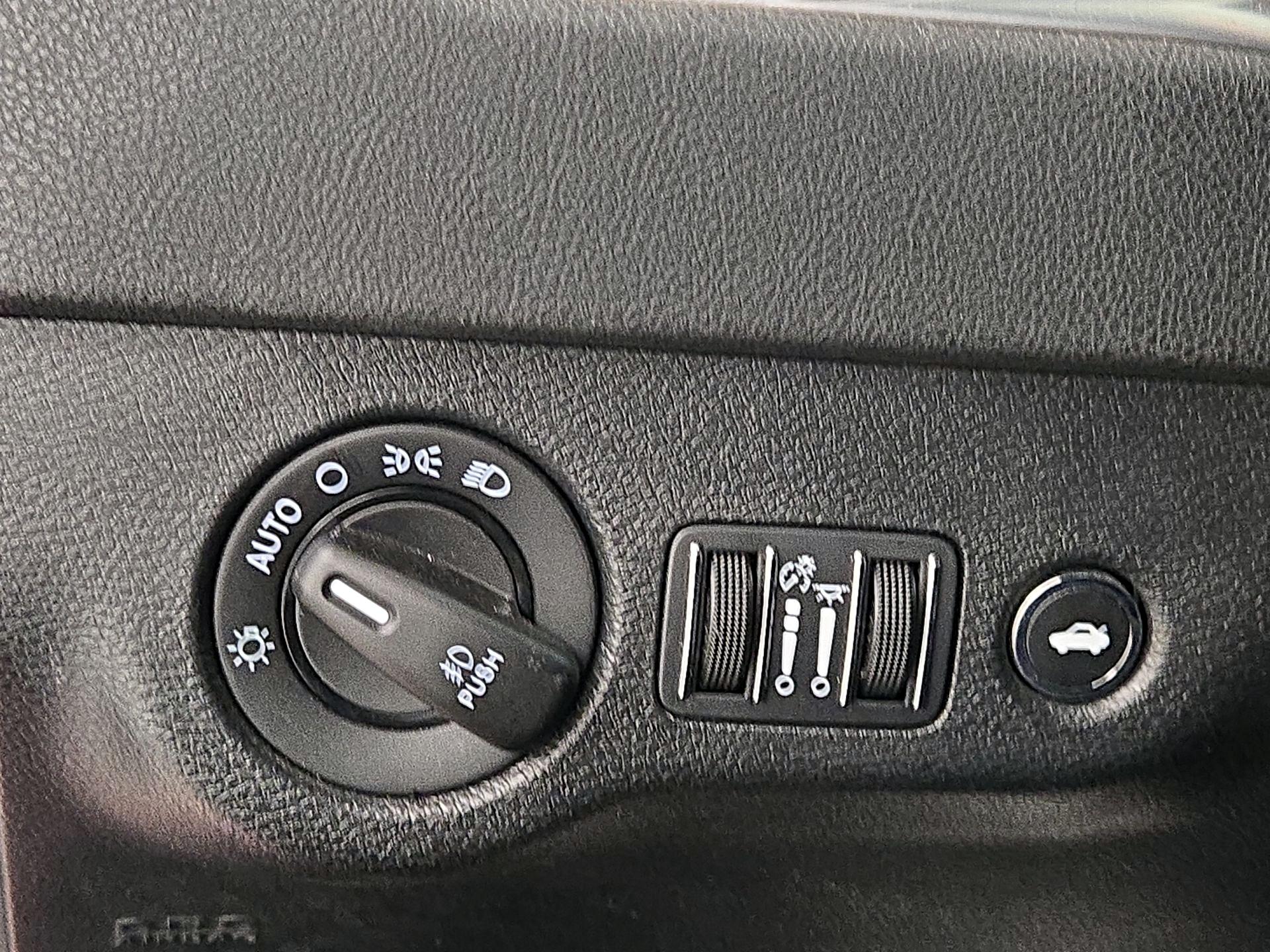 Thumbnail: 2020 Dodge Charger - 13