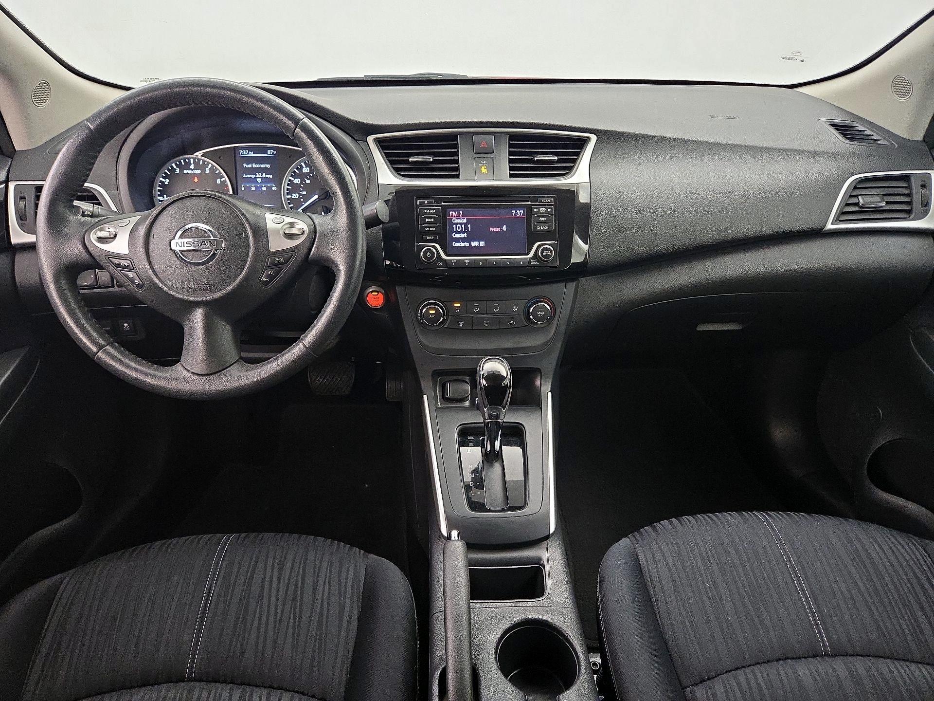 Thumbnail: 2016 Nissan Sentra - 9