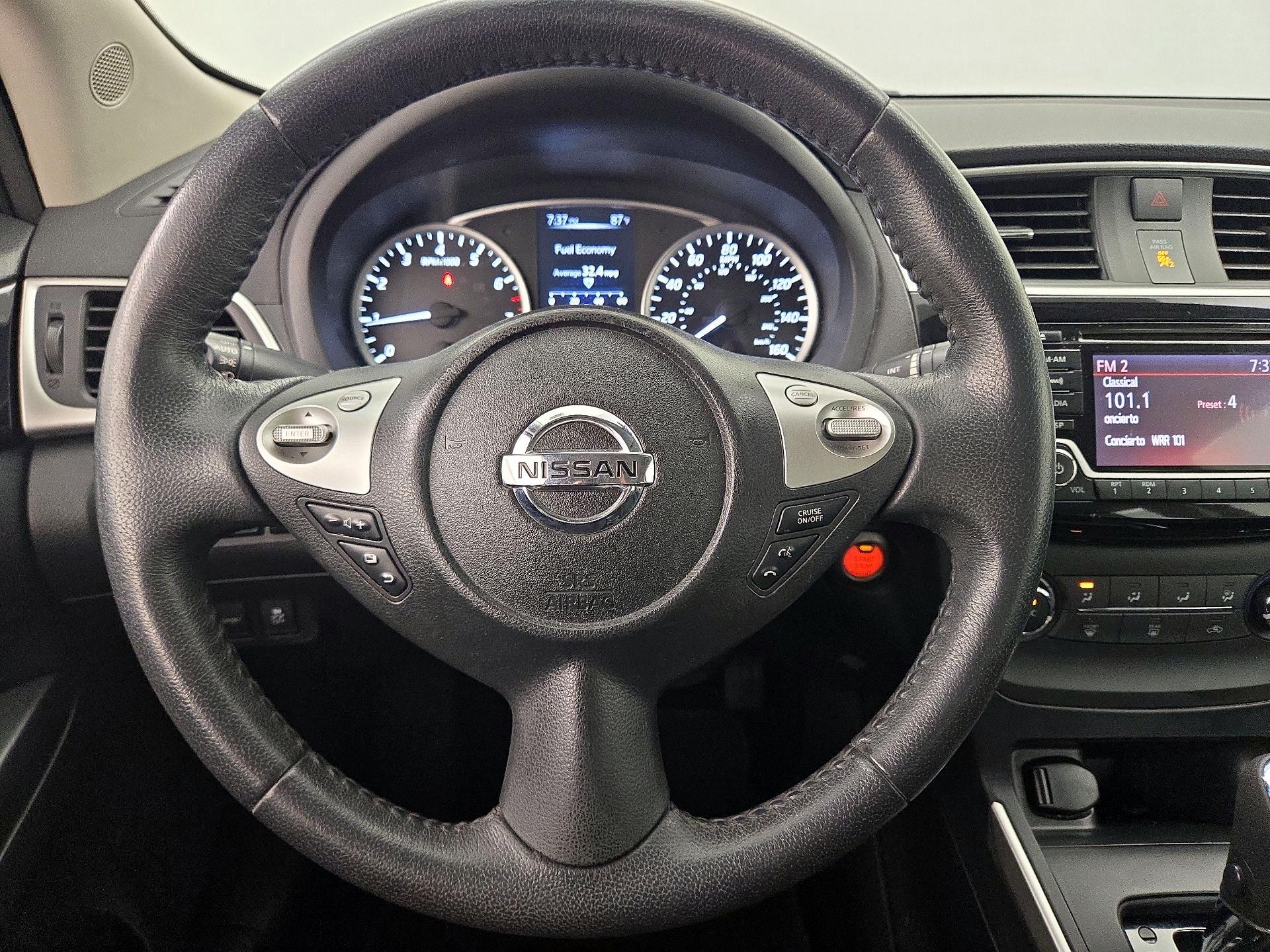 Thumbnail: 2016 Nissan Sentra - 10