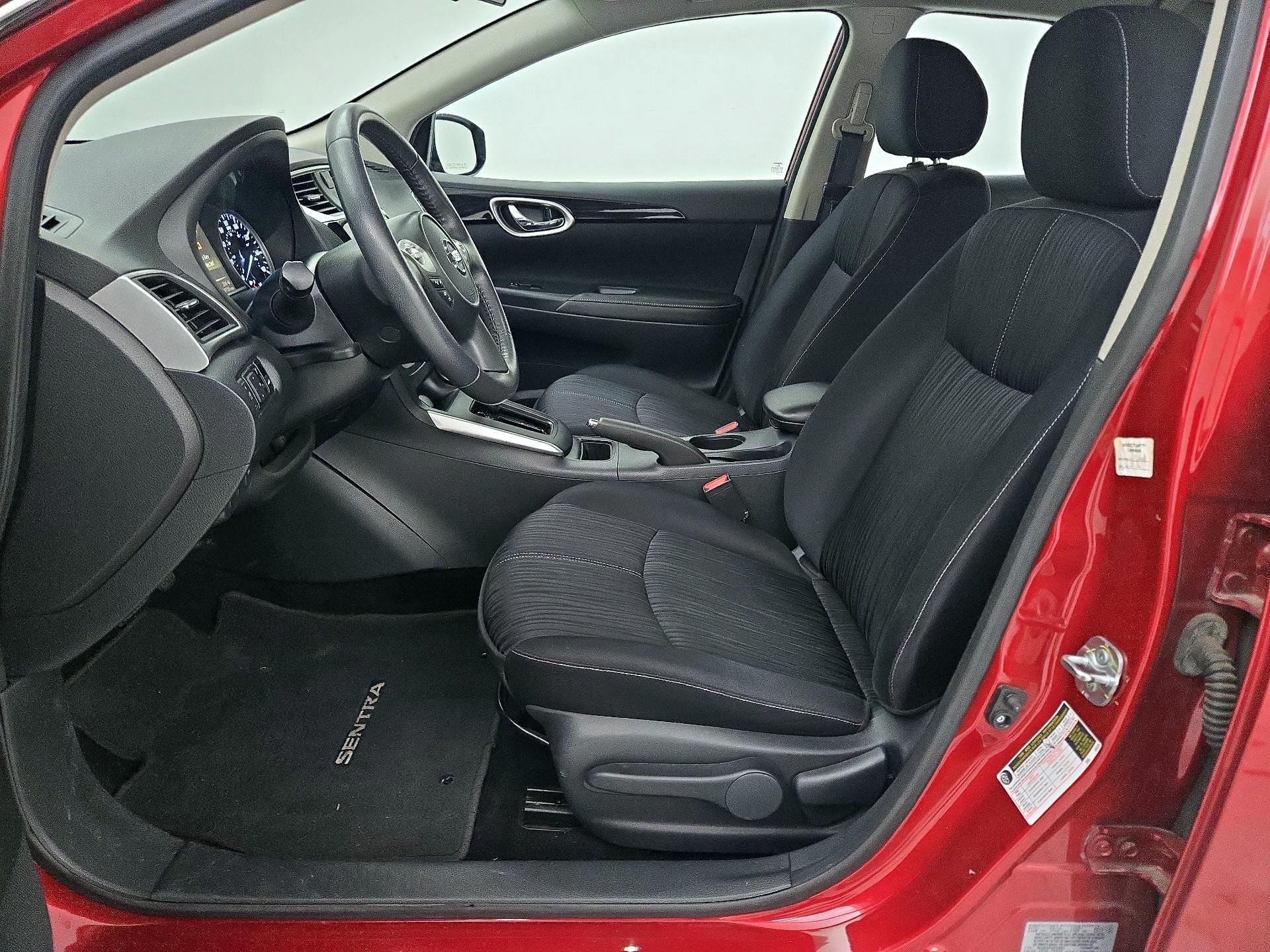 Thumbnail: 2016 Nissan Sentra - 11