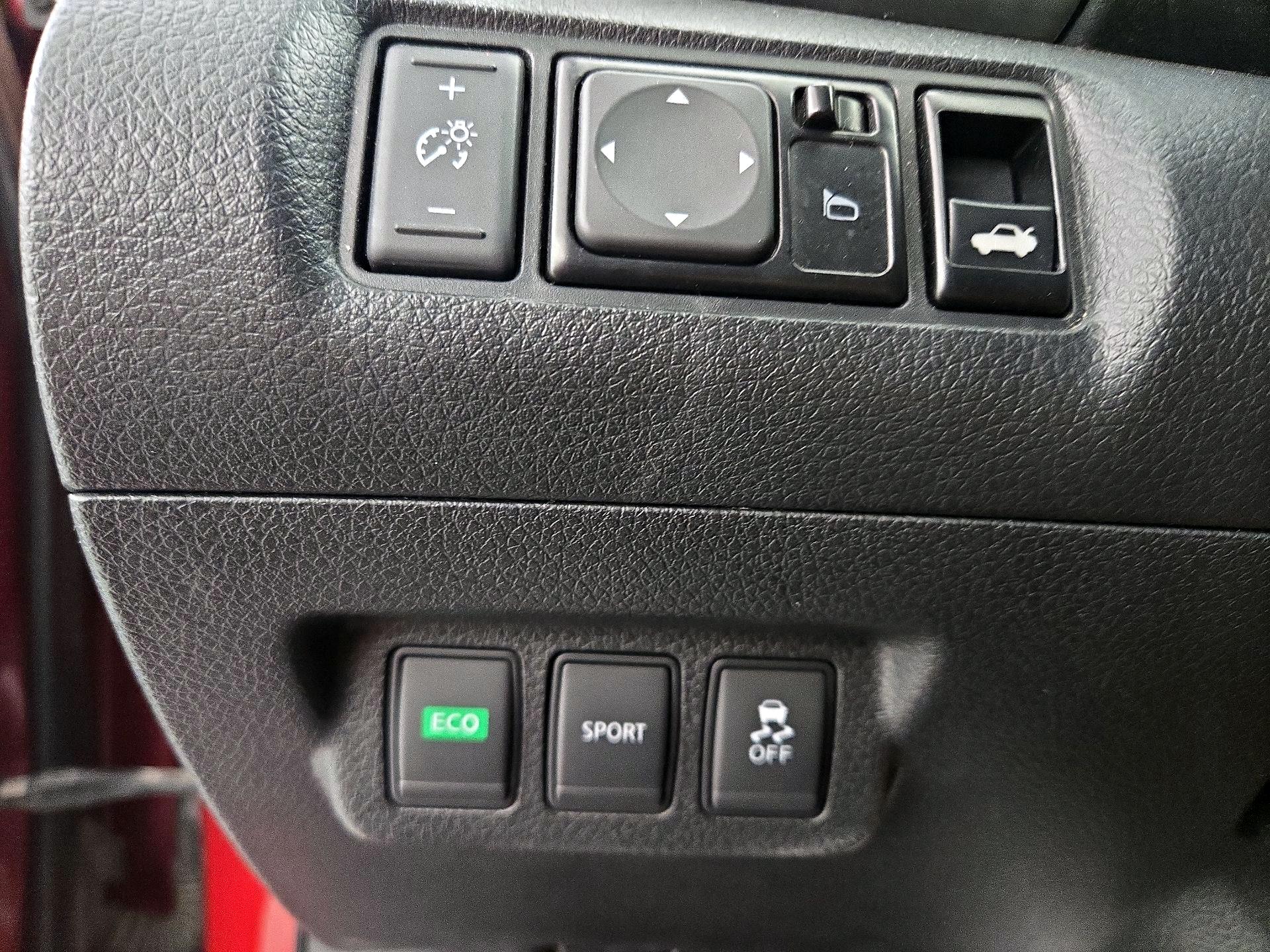Thumbnail: 2016 Nissan Sentra - 13
