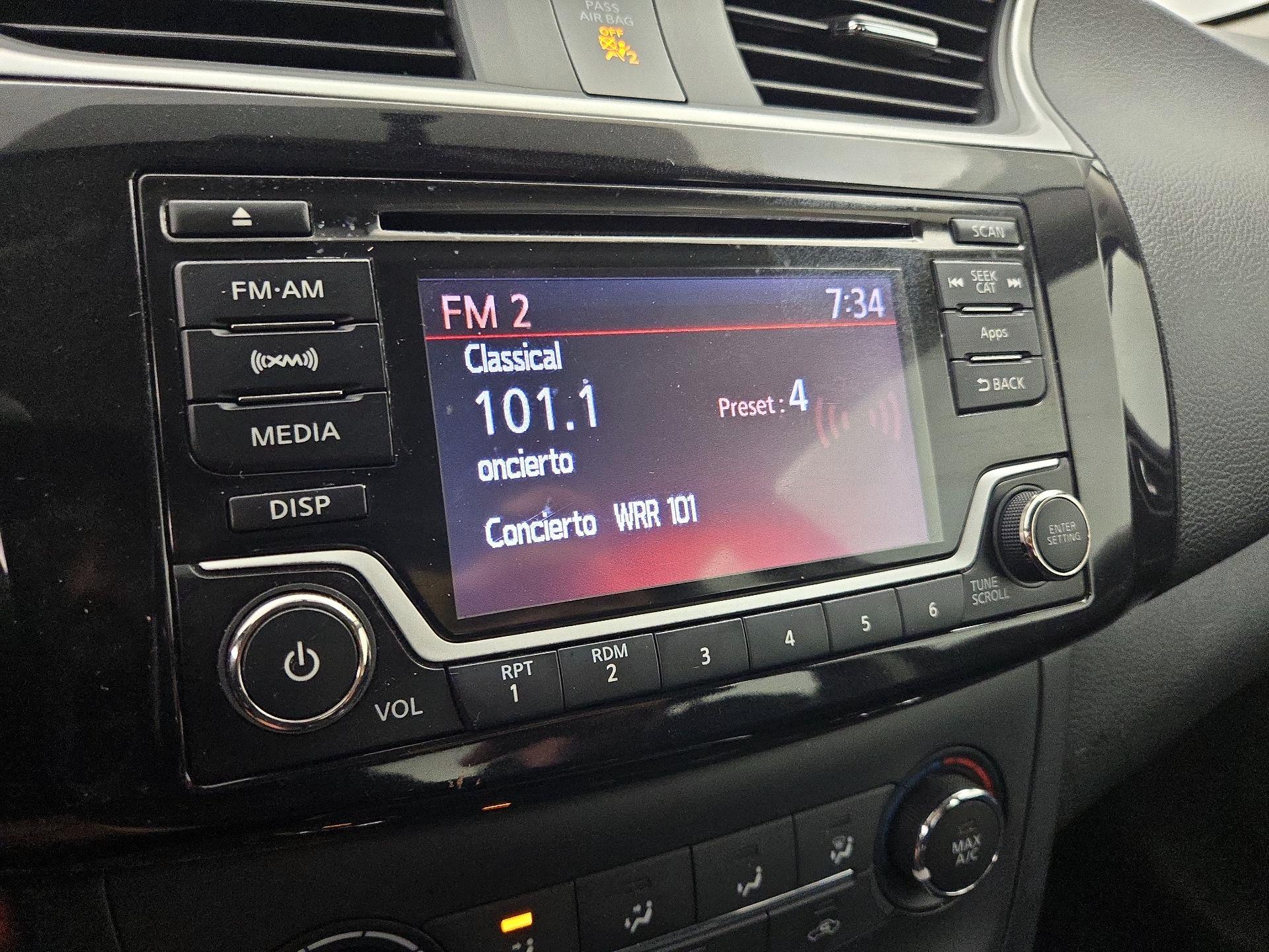 Thumbnail: 2016 Nissan Sentra - 15