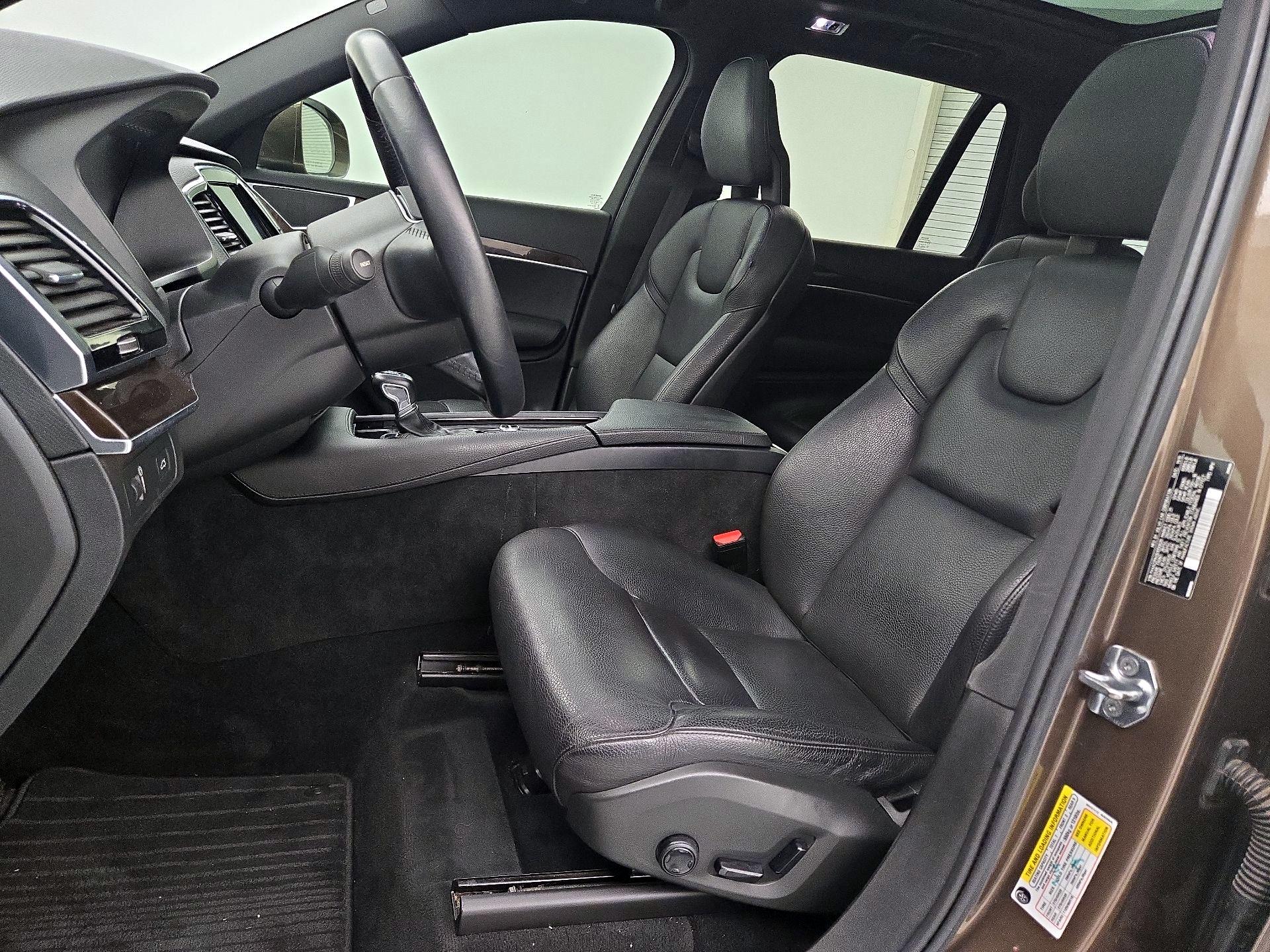 Thumbnail: 2016 Volvo XC90 - 11