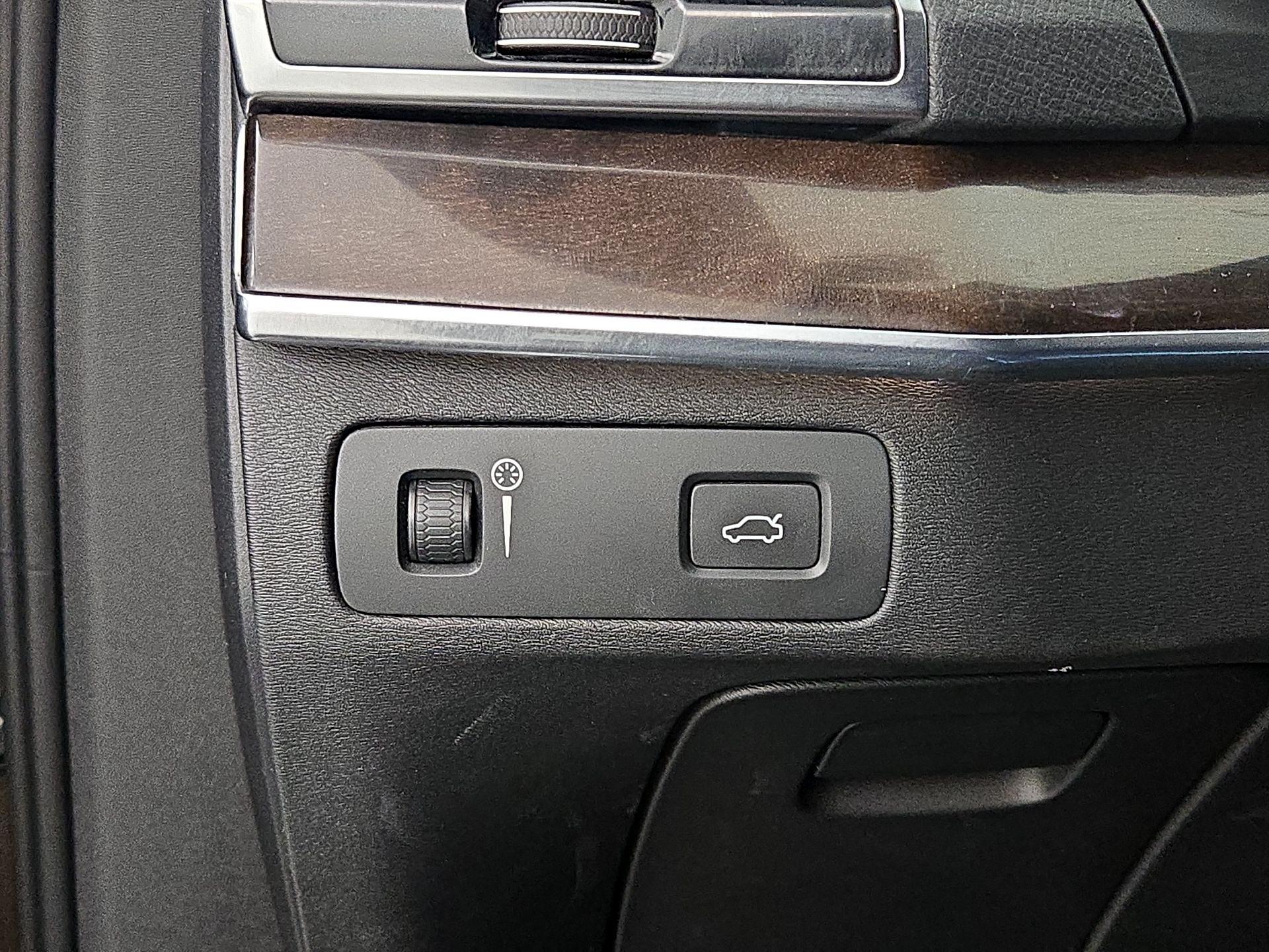 Thumbnail: 2016 Volvo XC90 - 13