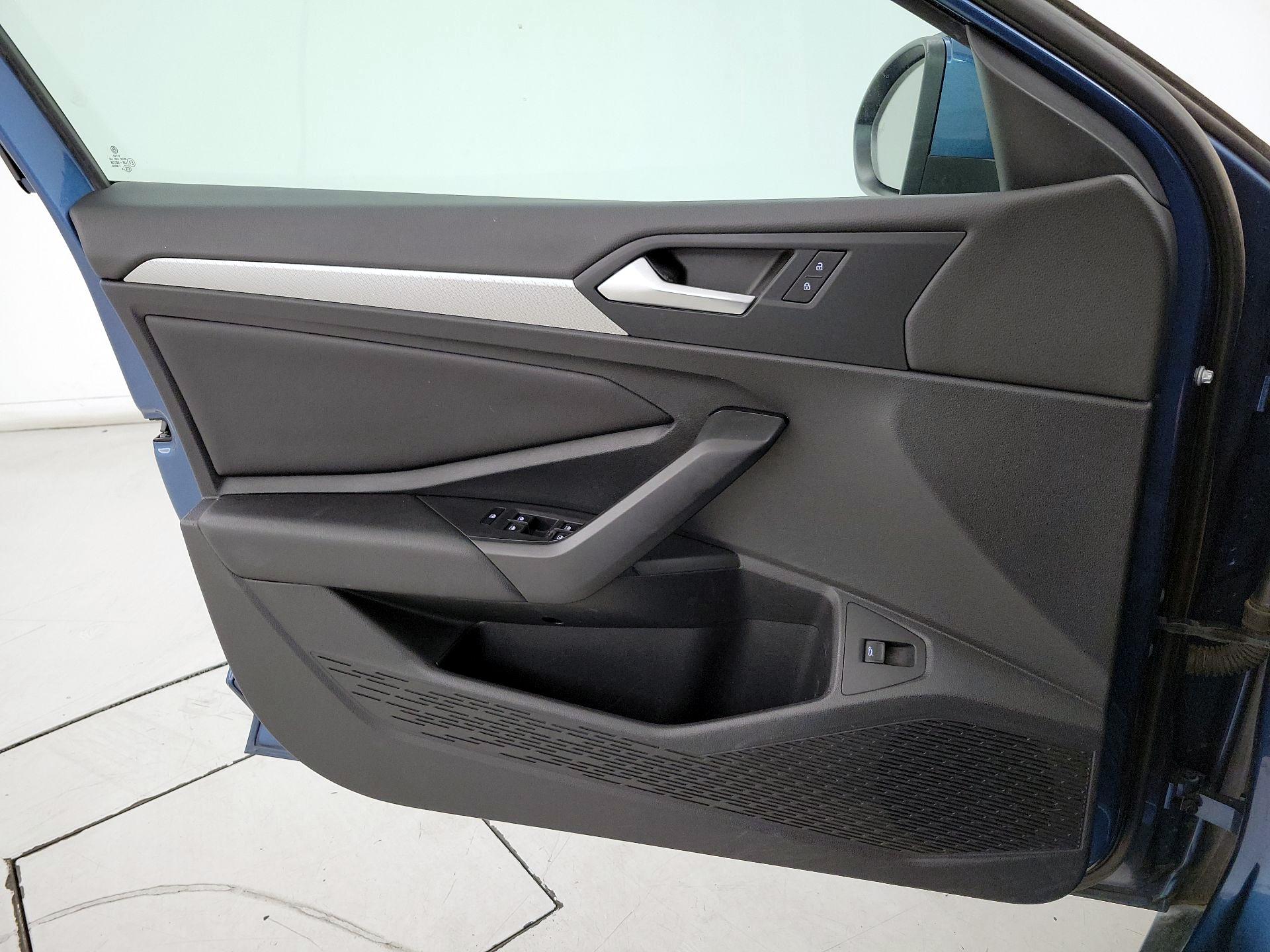 Thumbnail: 2019 Volkswagen Jetta - 12