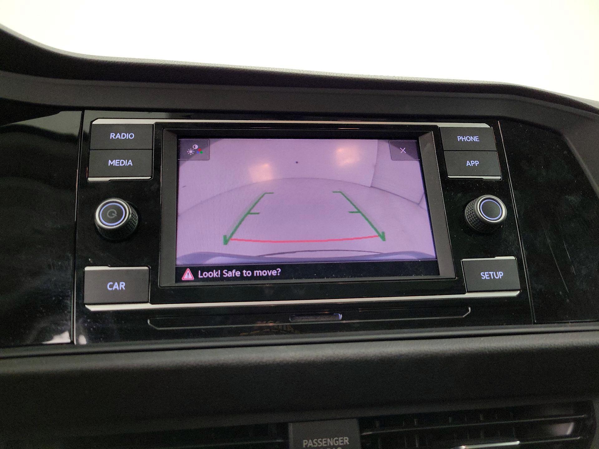 Thumbnail: 2019 Volkswagen Jetta - 14