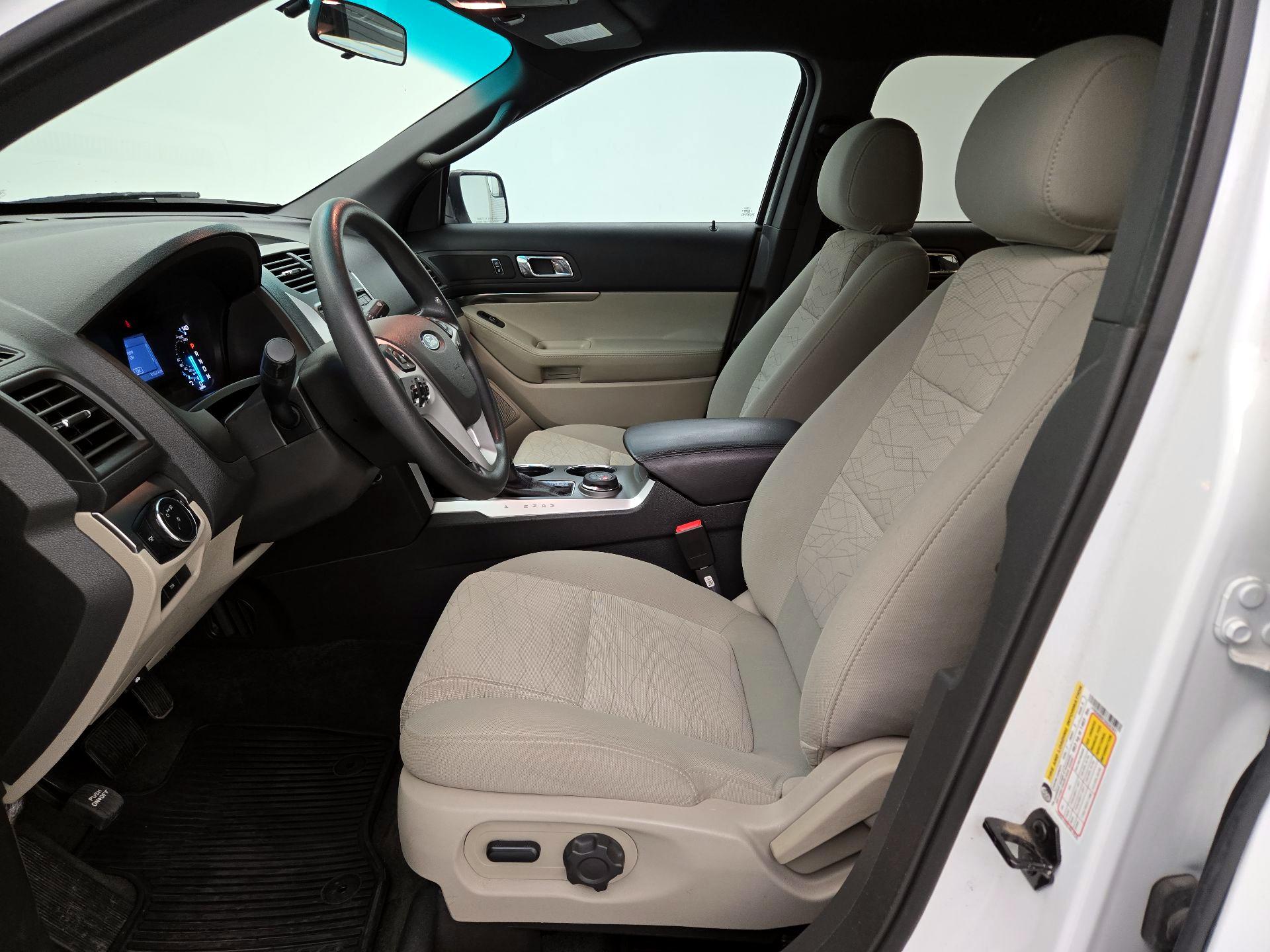 Thumbnail: 2013 Ford Explorer - 11