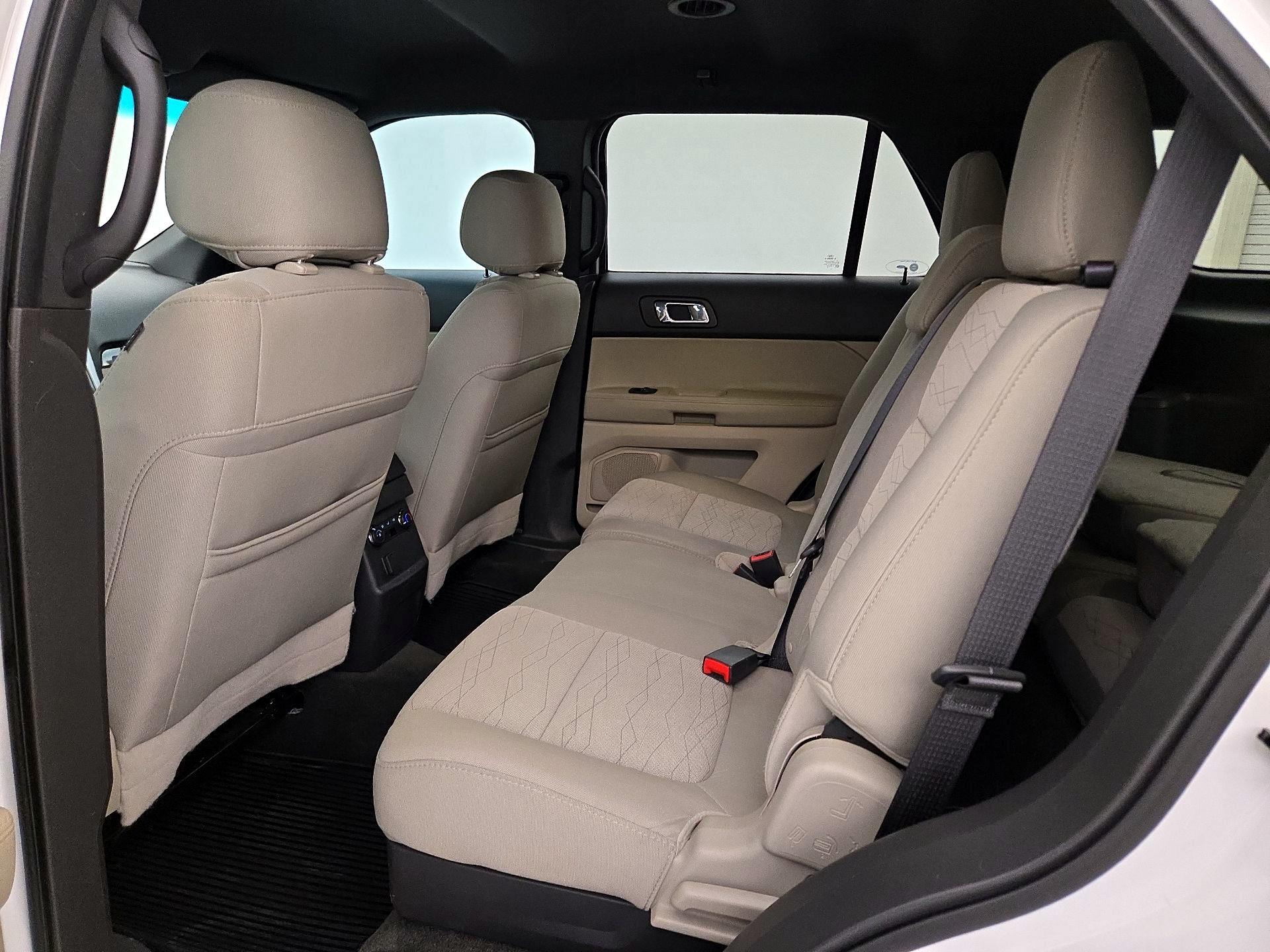 Thumbnail: 2013 Ford Explorer - 18