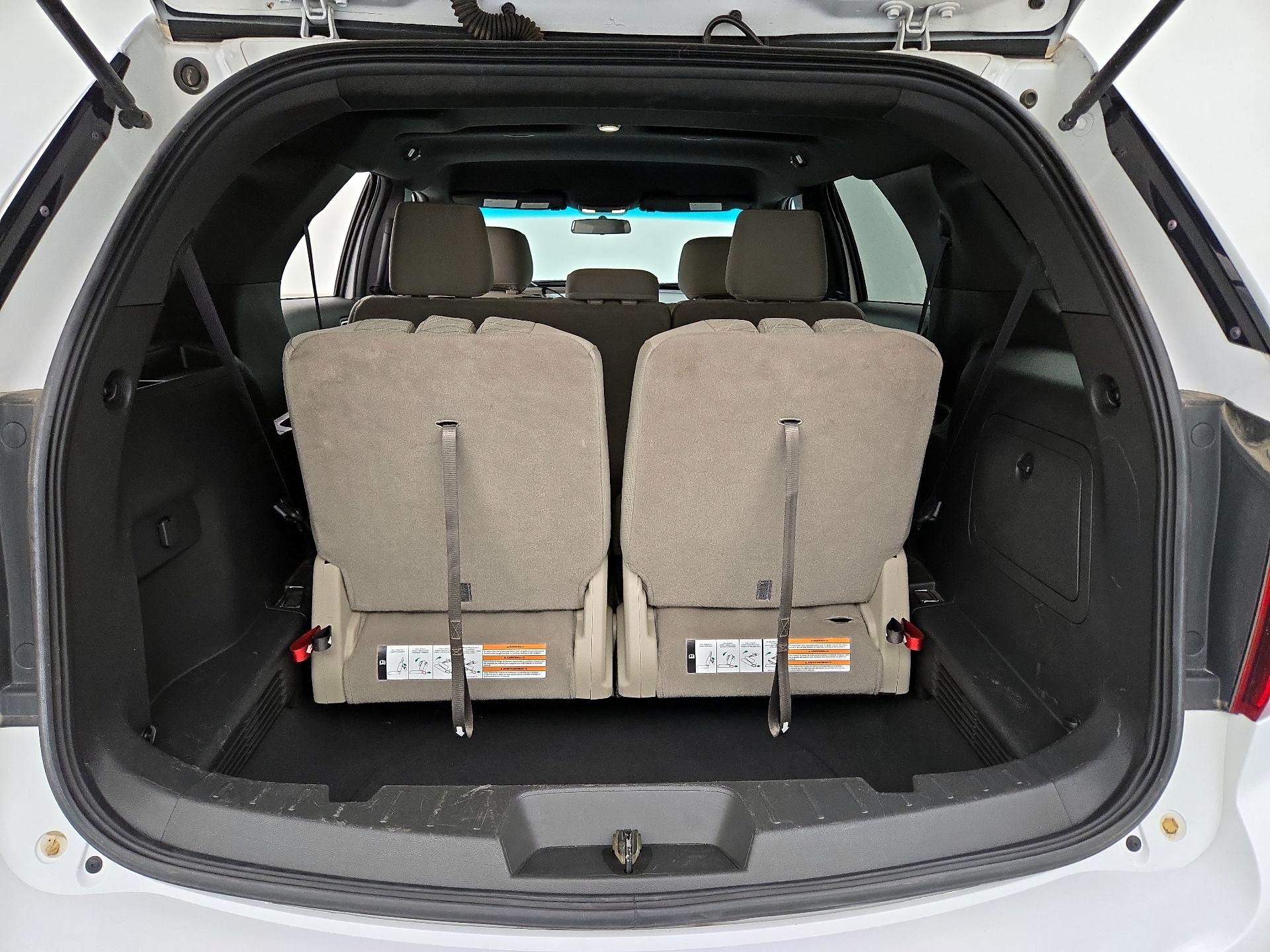Thumbnail: 2013 Ford Explorer - 20