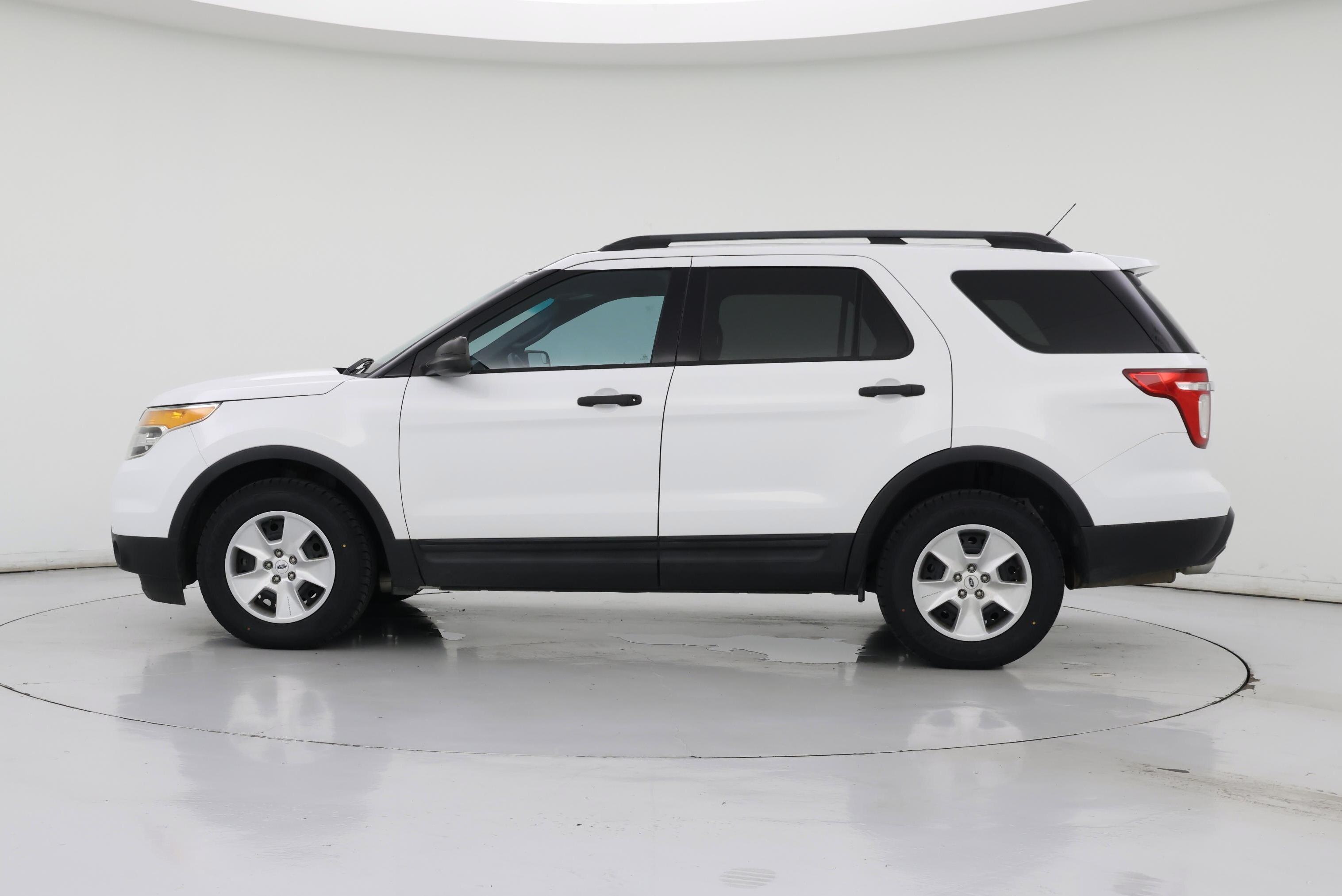 Thumbnail: 2013 Ford Explorer - 3