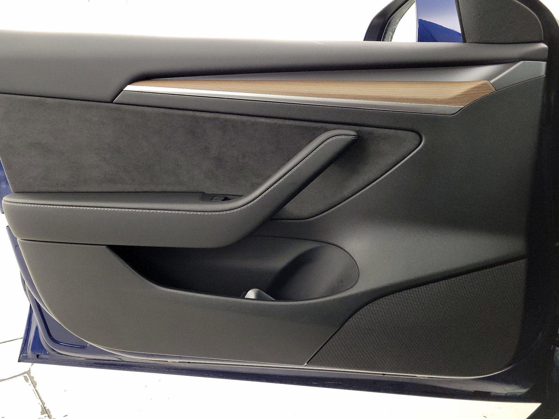 Thumbnail: 2023 Tesla Model 3 - 12