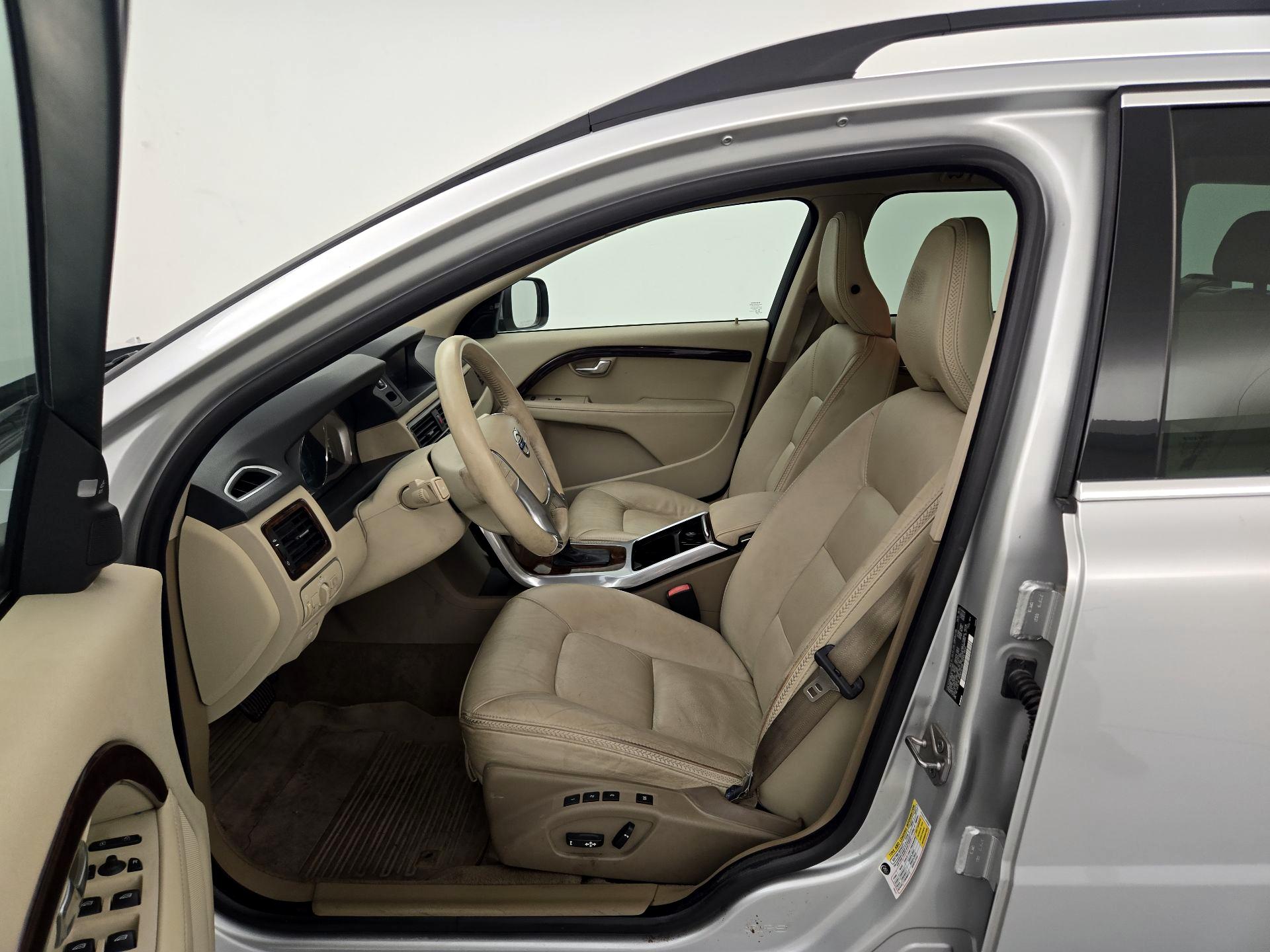 Thumbnail: 2014 Volvo XC70 - 11