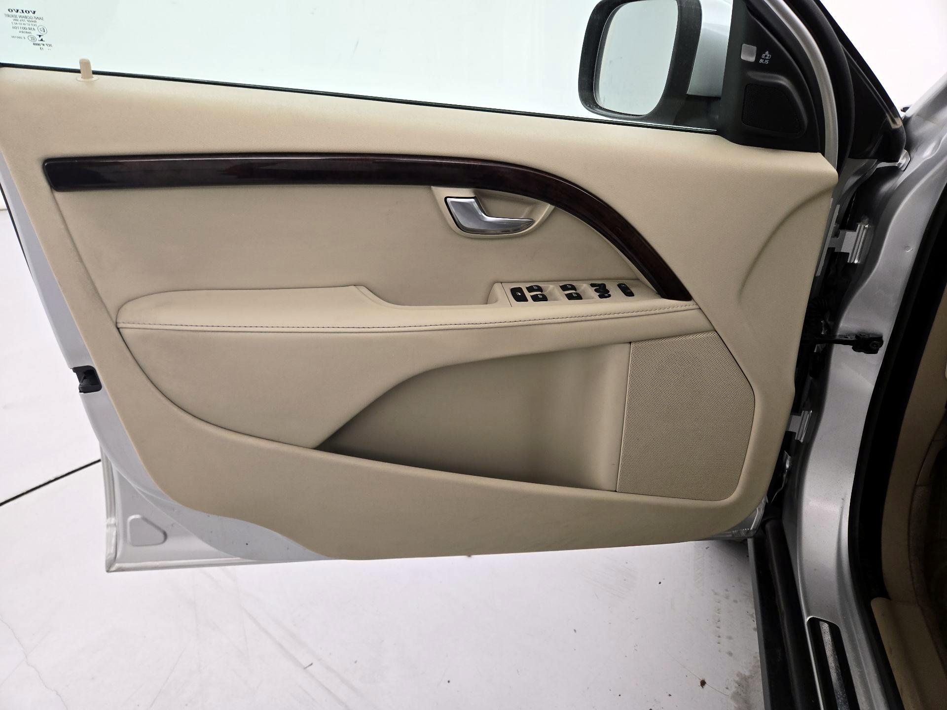 Thumbnail: 2014 Volvo XC70 - 12