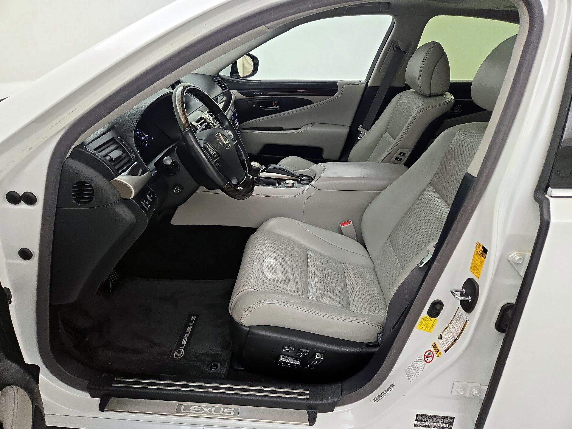 Thumbnail: 2014 Lexus LS - 11