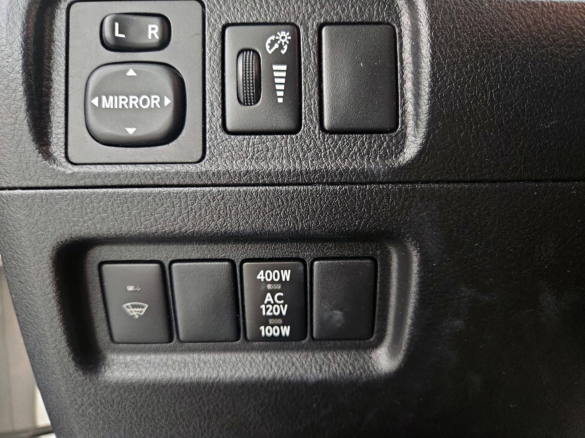 Thumbnail: 2015 Toyota 4Runner - 13