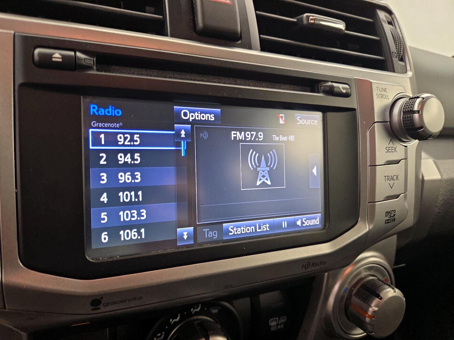 Thumbnail: 2015 Toyota 4Runner - 15