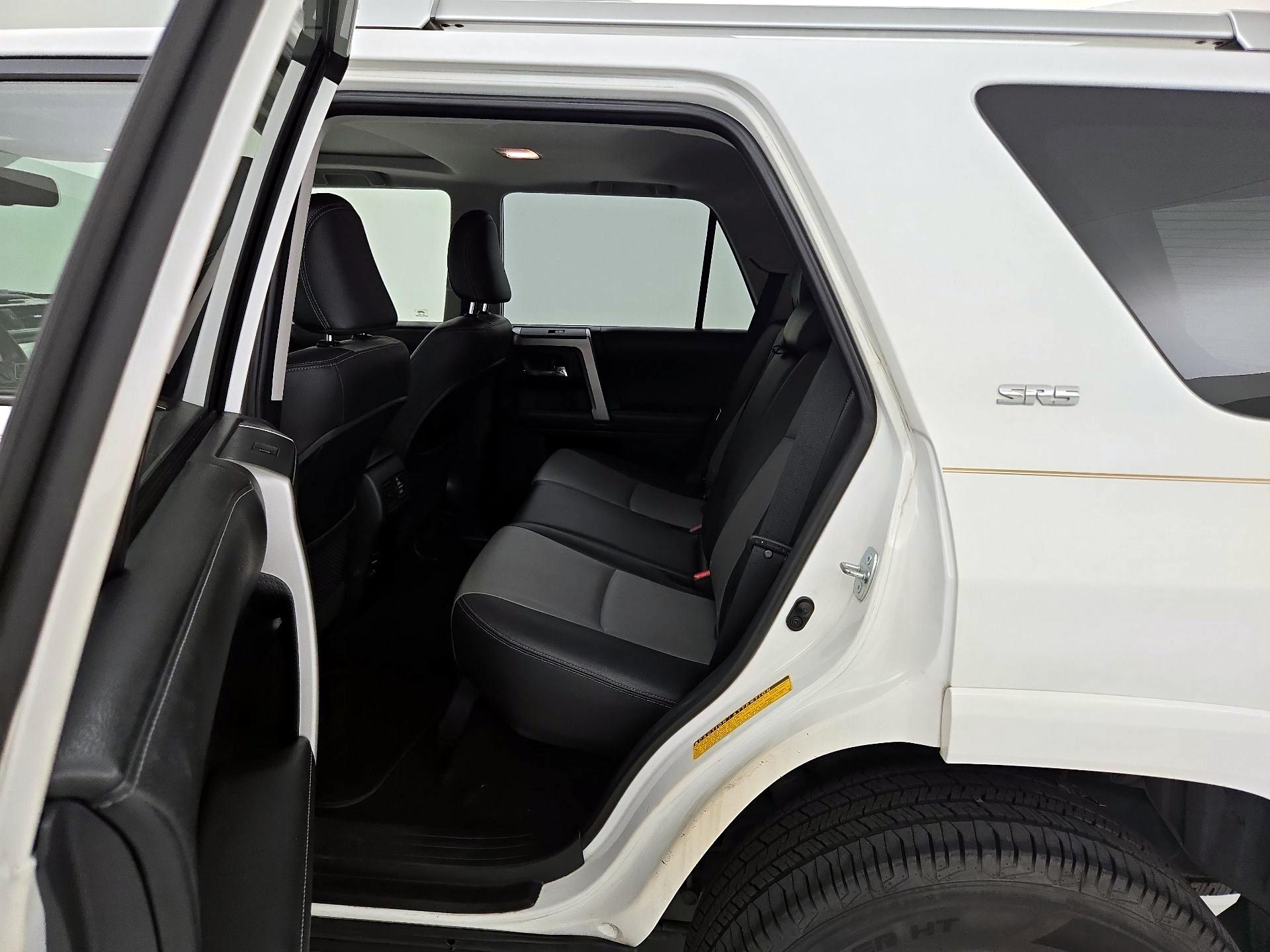 Thumbnail: 2015 Toyota 4Runner - 19