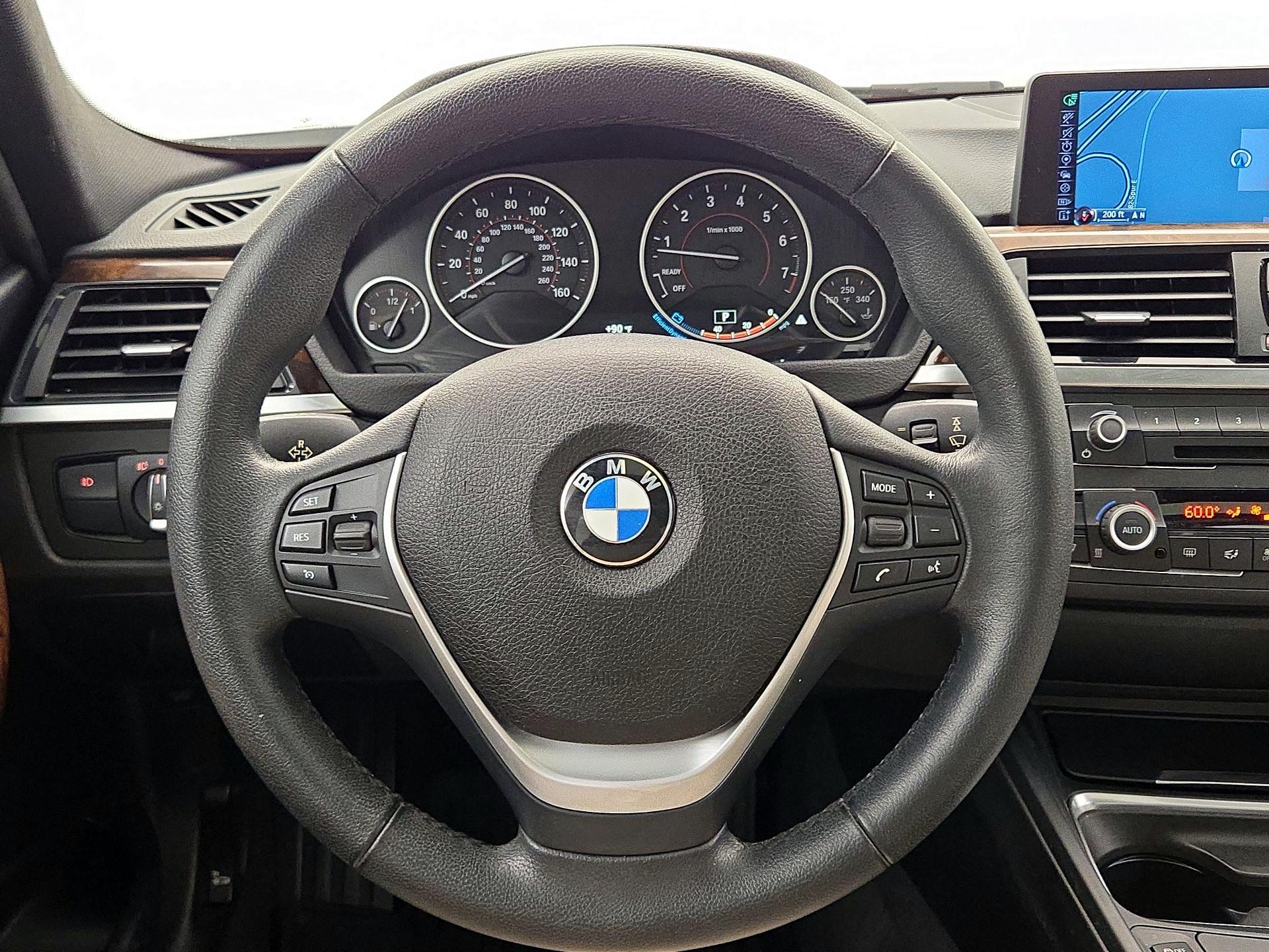 Thumbnail: 2015 BMW 3 Series - 10