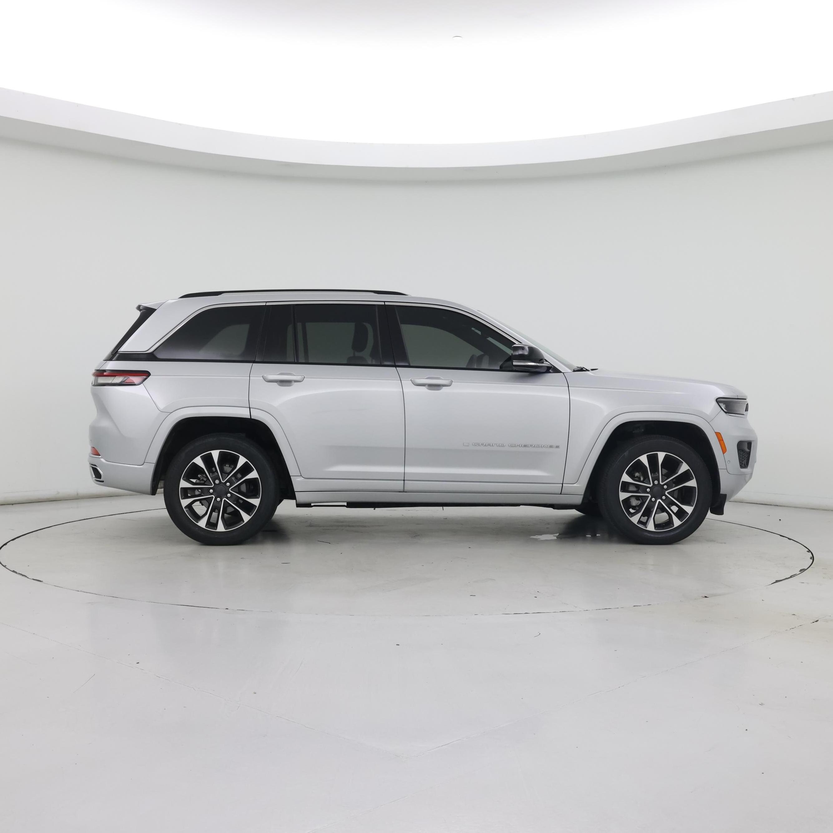 Thumbnail: 2022 Jeep Grand Cherokee - 7