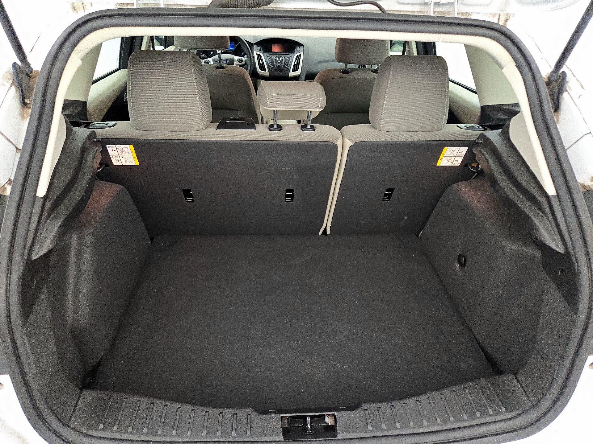 Thumbnail: 2014 Ford Focus - 19