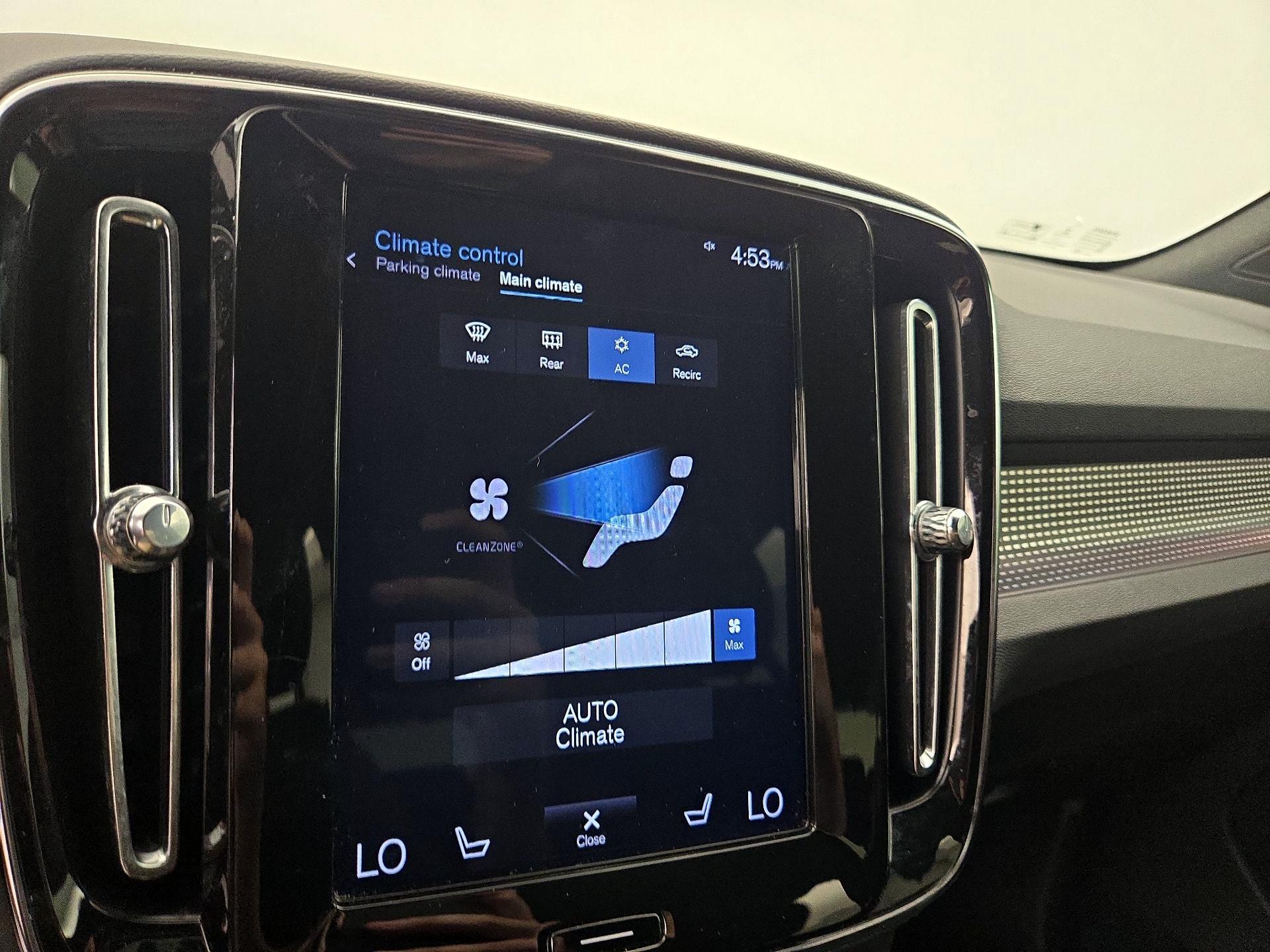 Thumbnail: 2019 Volvo XC40 - 17