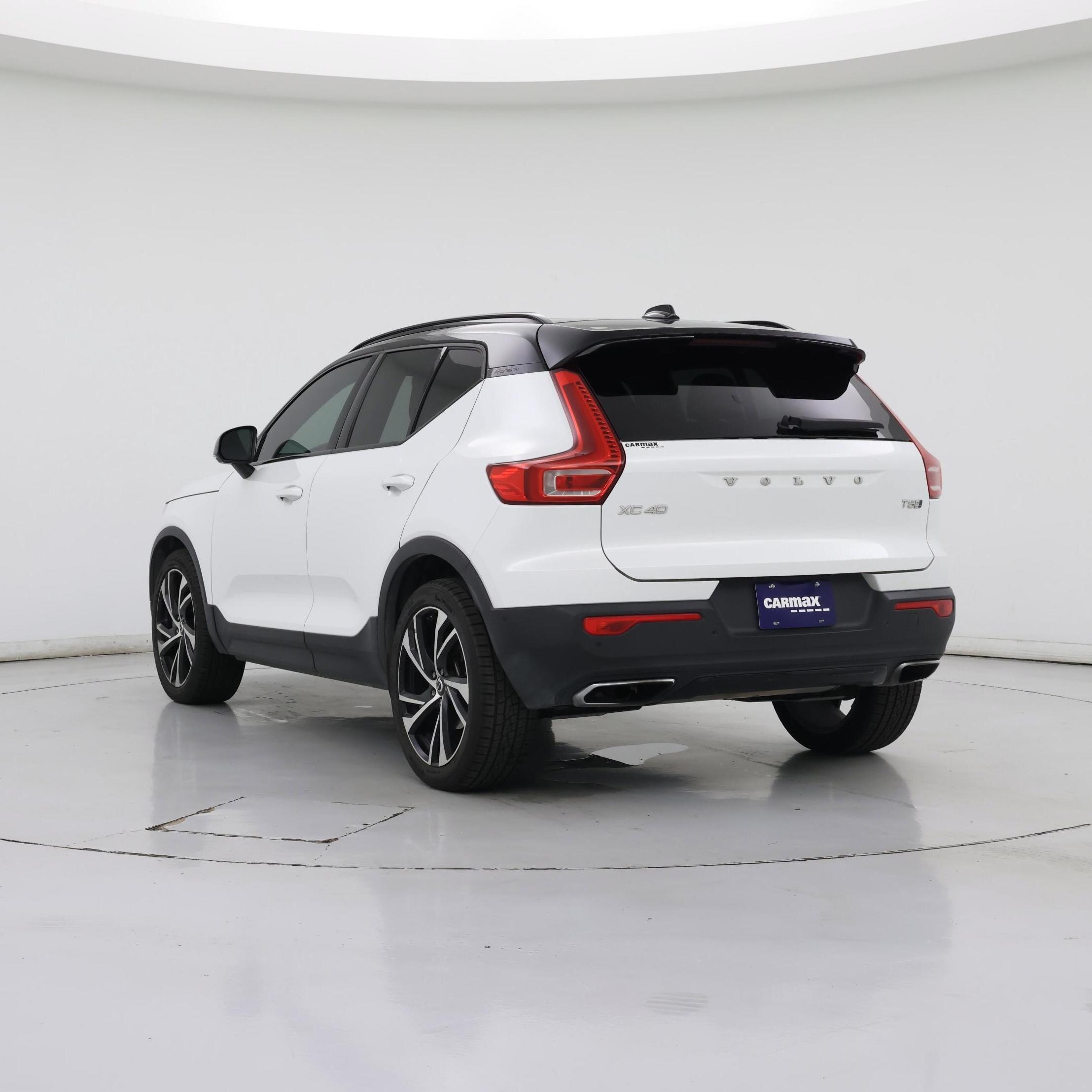 Thumbnail: 2019 Volvo XC40 - 2