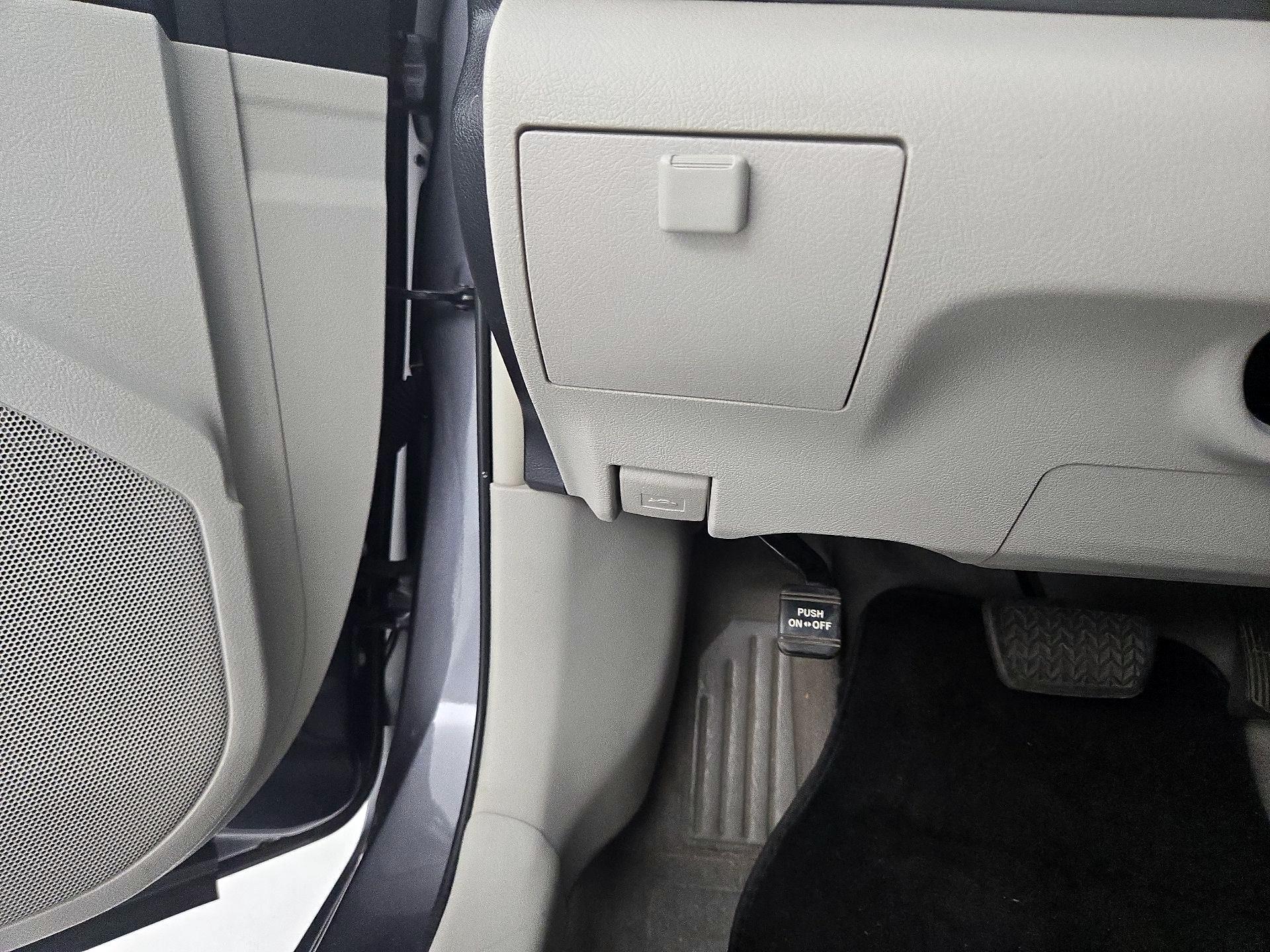 Thumbnail: 2014 Toyota Camry - 13