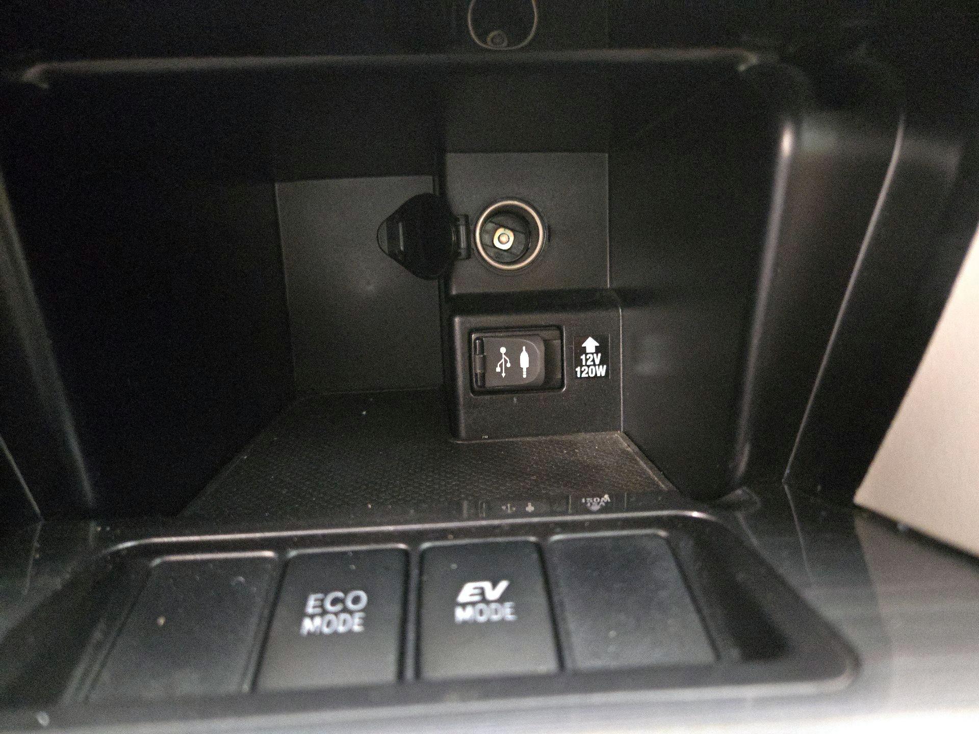 Thumbnail: 2014 Toyota Camry - 18