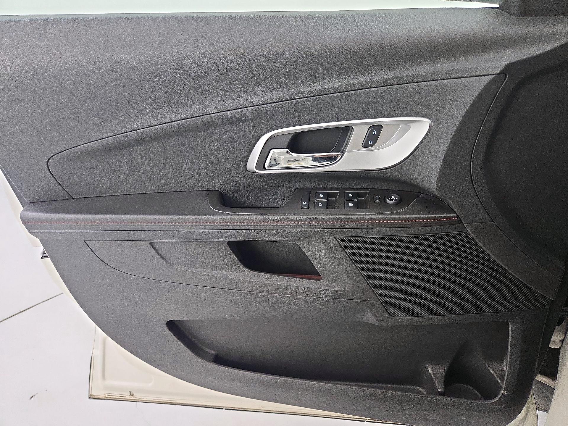 Thumbnail: 2015 Chevrolet Equinox - 12