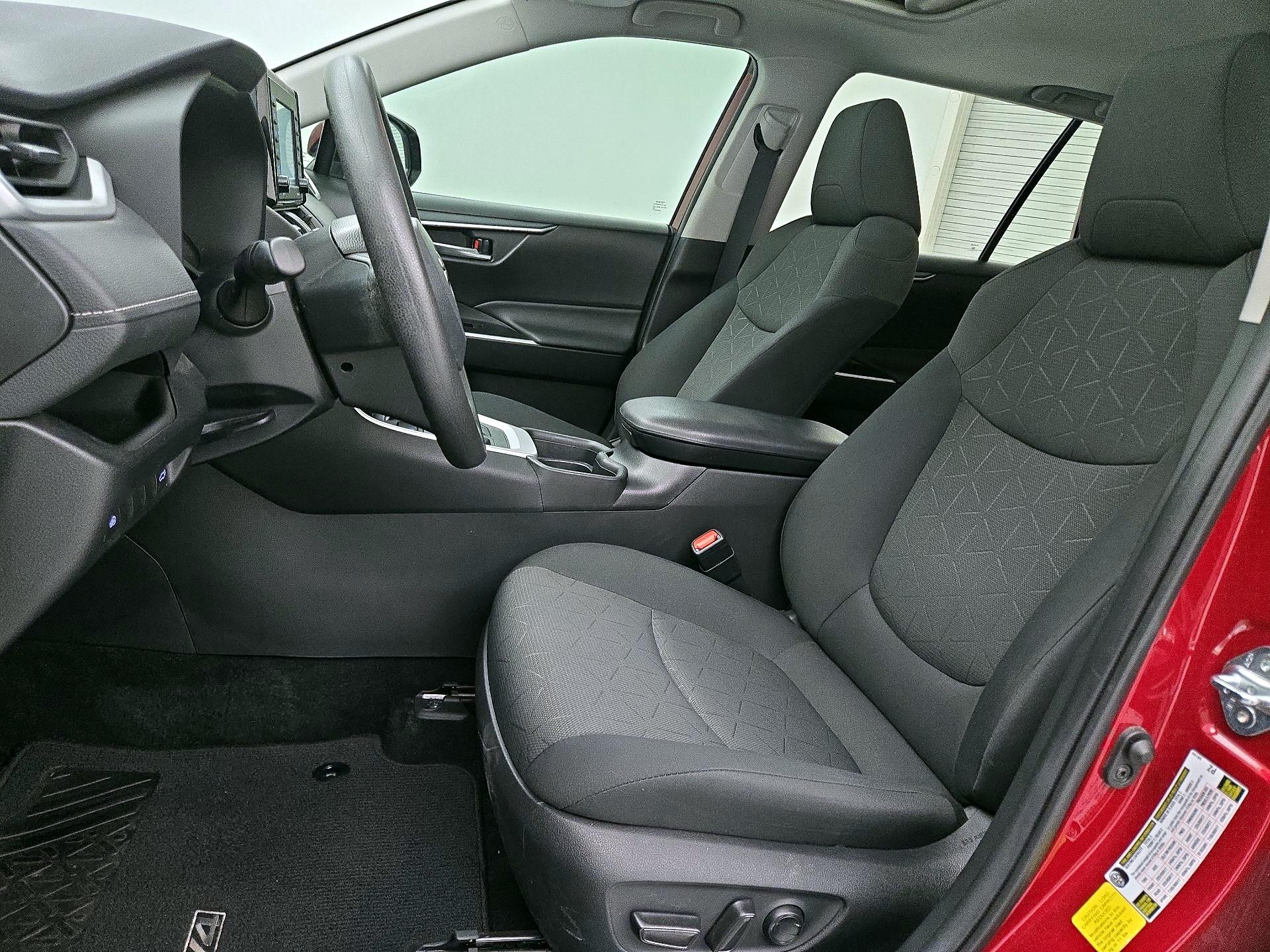 Thumbnail: 2021 Toyota RAV4 - 11