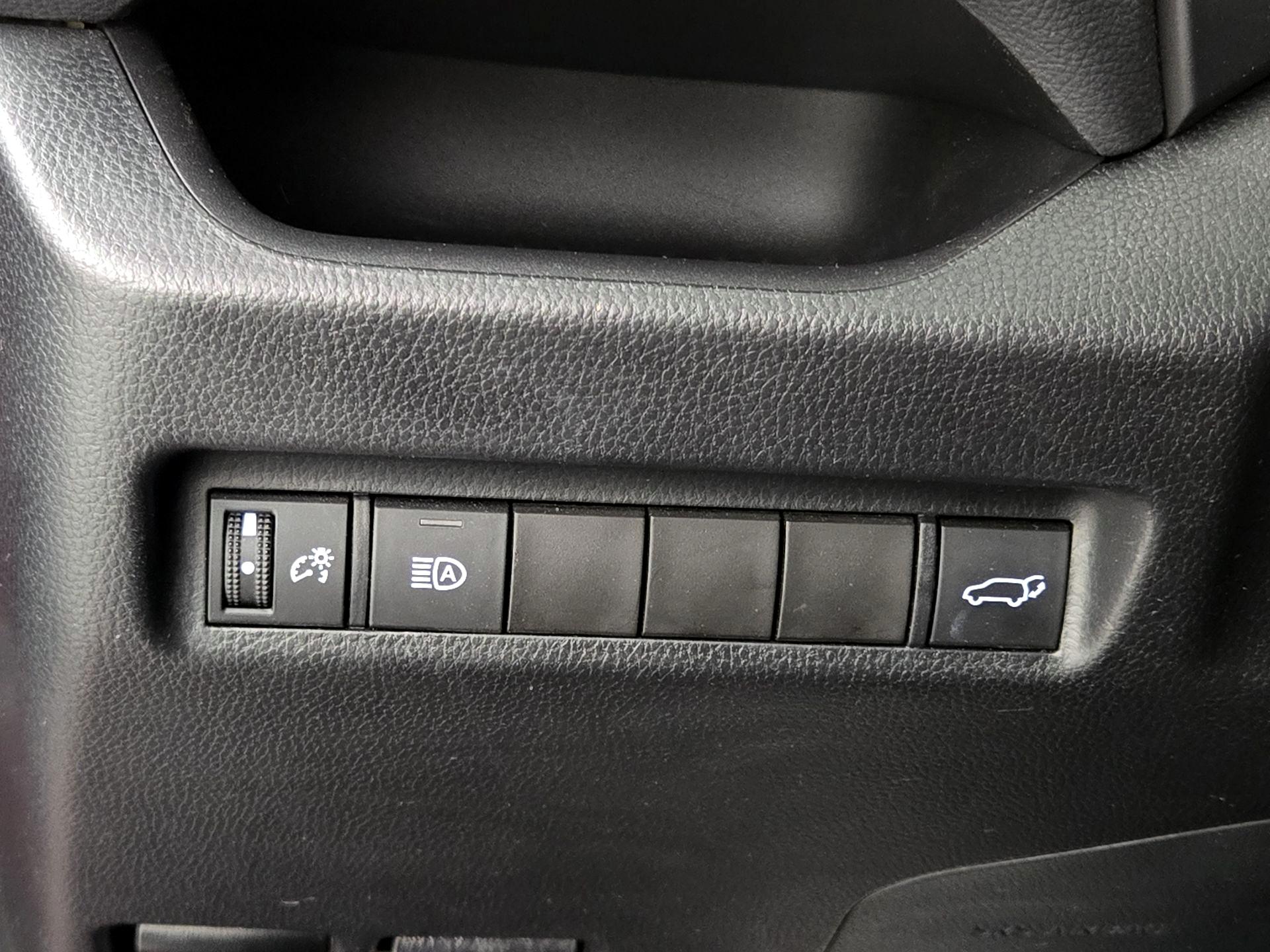 Thumbnail: 2021 Toyota RAV4 - 13