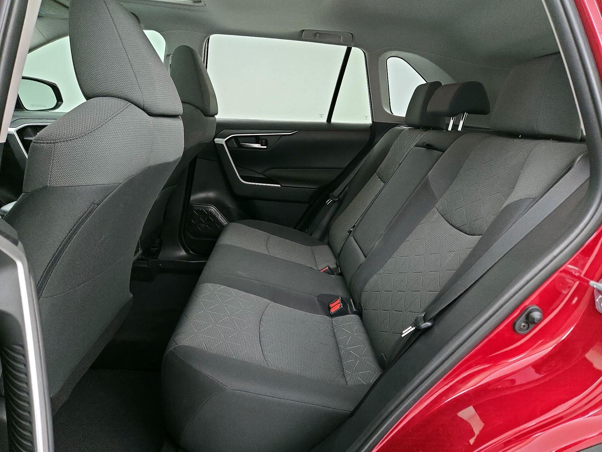 Thumbnail: 2021 Toyota RAV4 - 20
