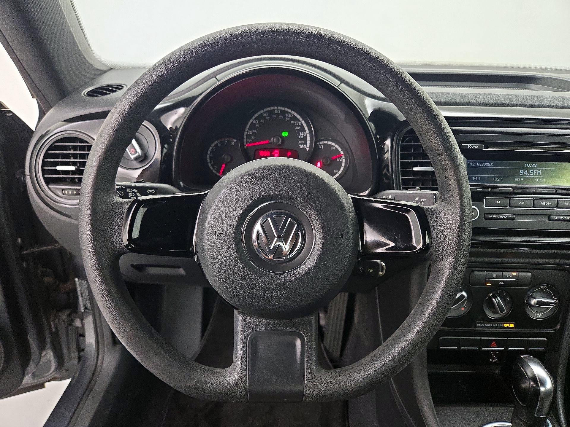 Thumbnail: 2014 Volkswagen Beetle - 10