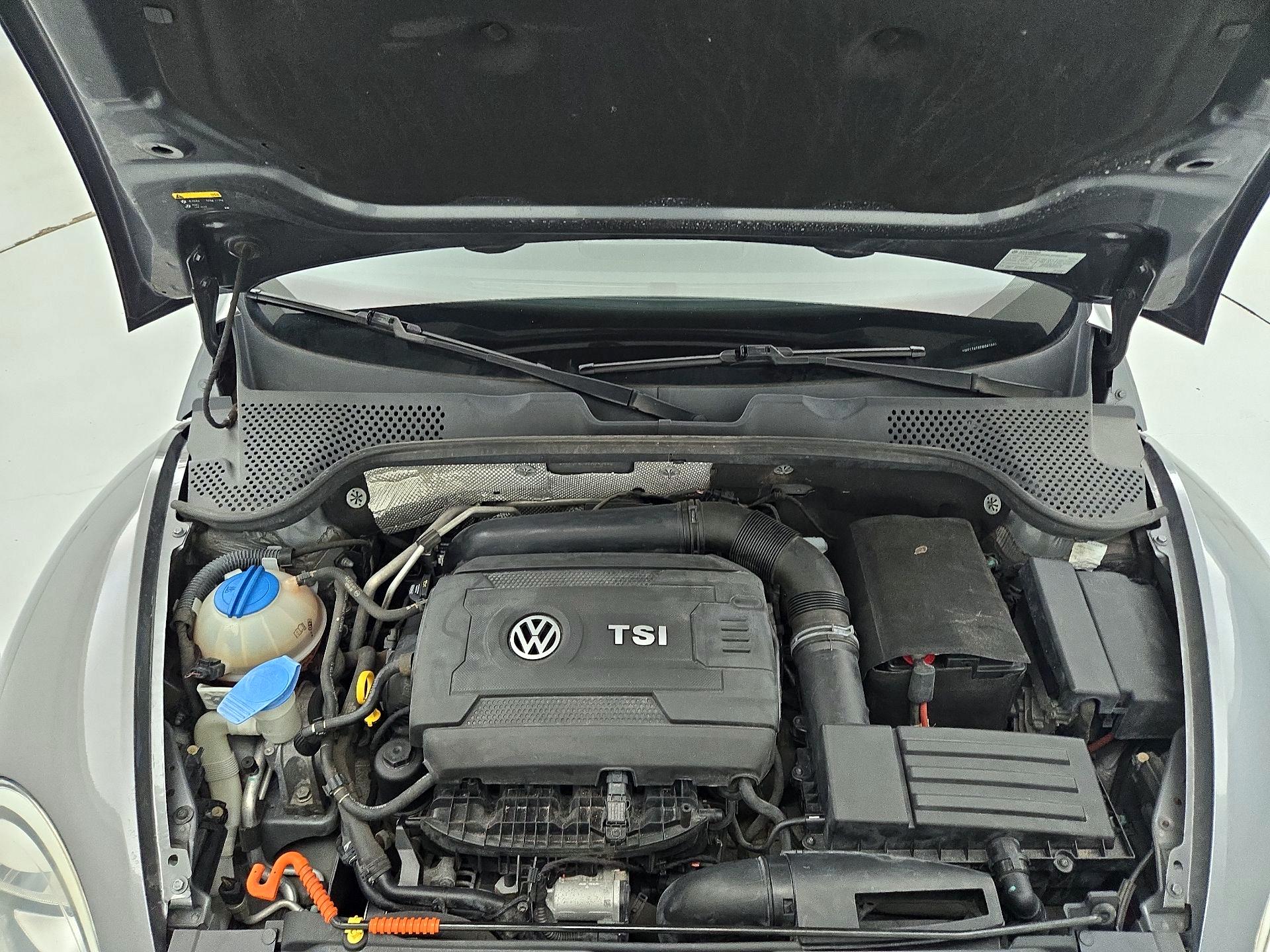 Thumbnail: 2014 Volkswagen Beetle - 20