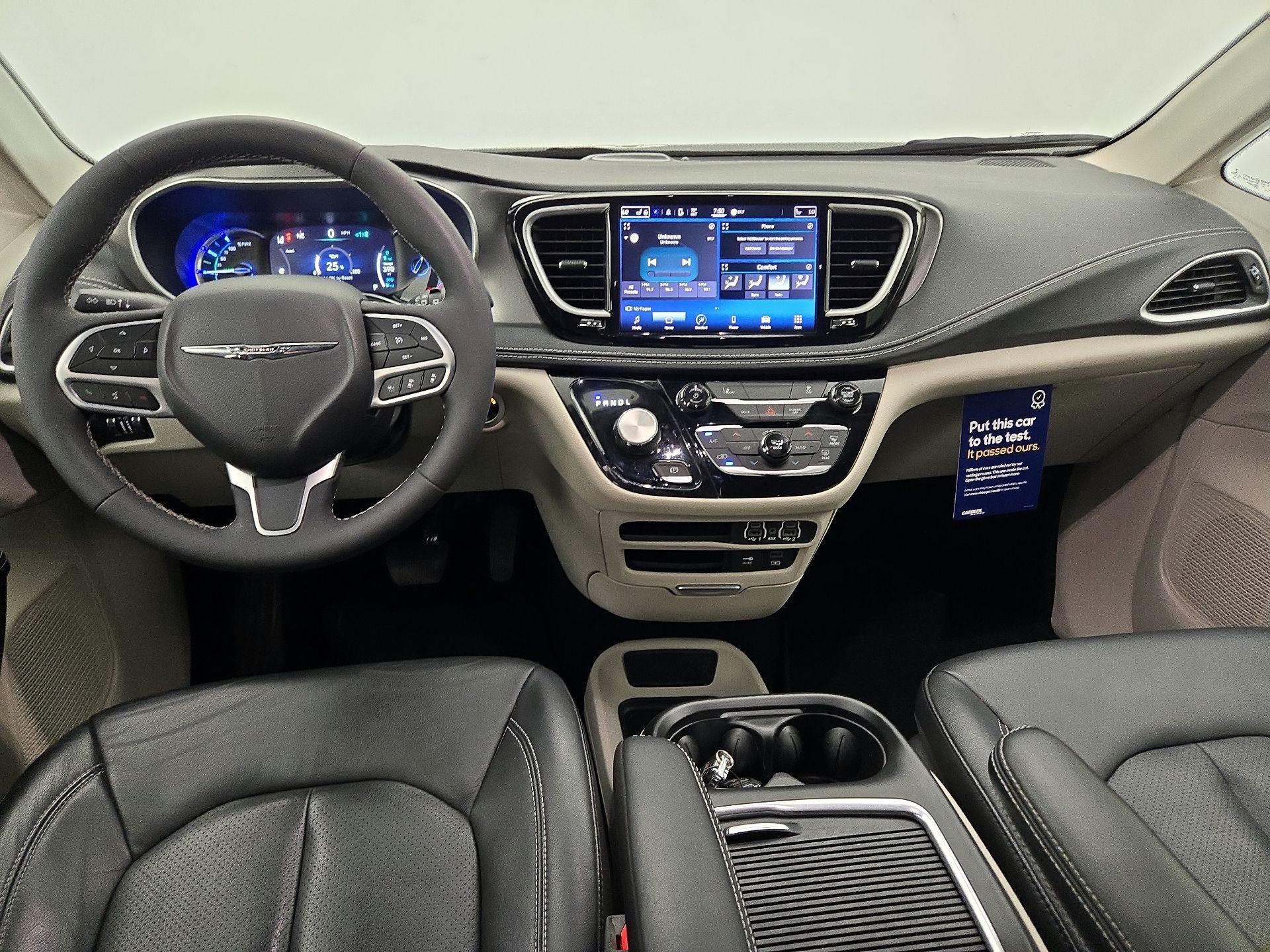 Thumbnail: 2022 Chrysler Pacifica - 9