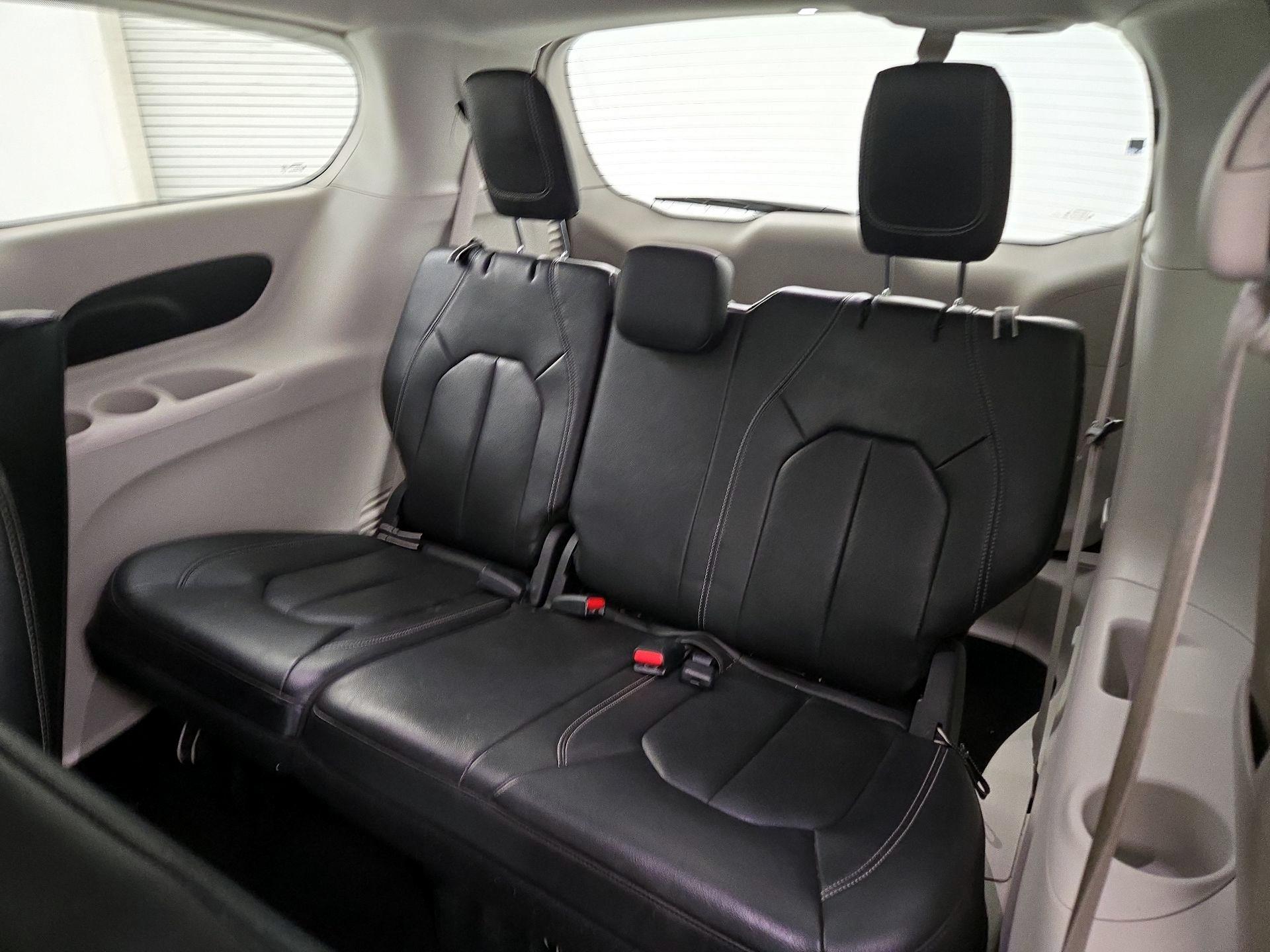 Thumbnail: 2022 Chrysler Pacifica - 20
