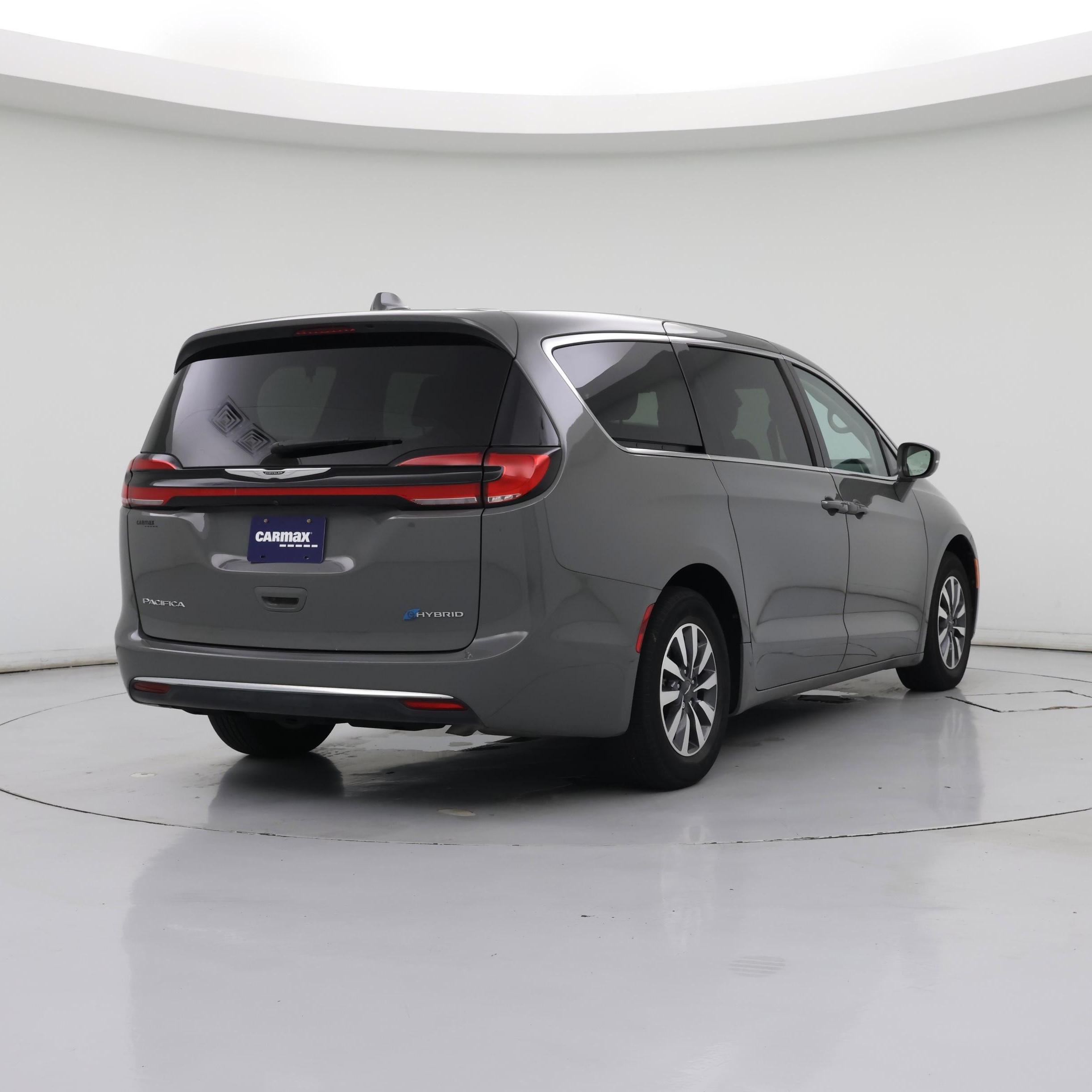 Thumbnail: 2022 Chrysler Pacifica - 8