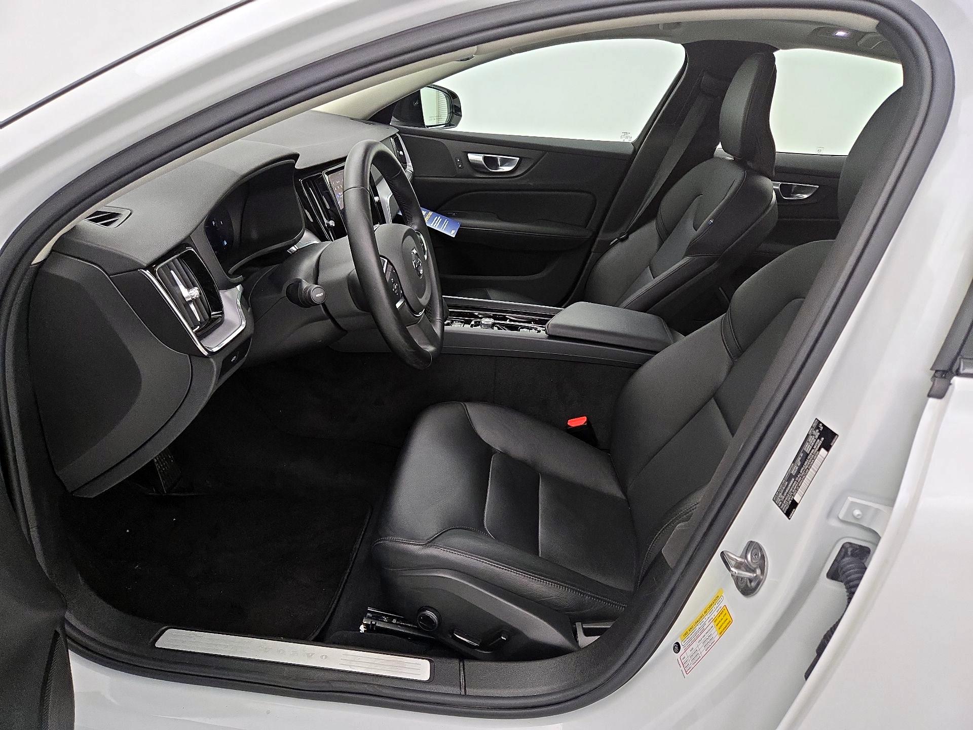 Thumbnail: 2025 Volvo S60 - 11