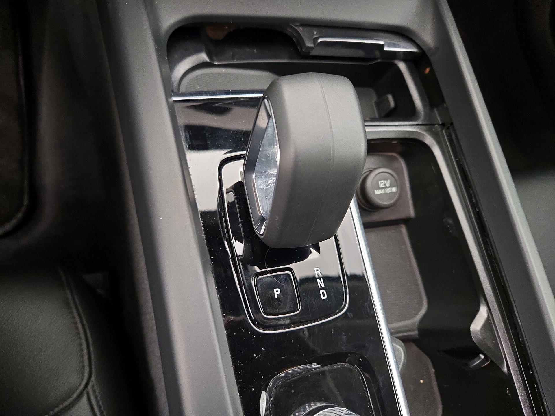 Thumbnail: 2025 Volvo S60 - 18
