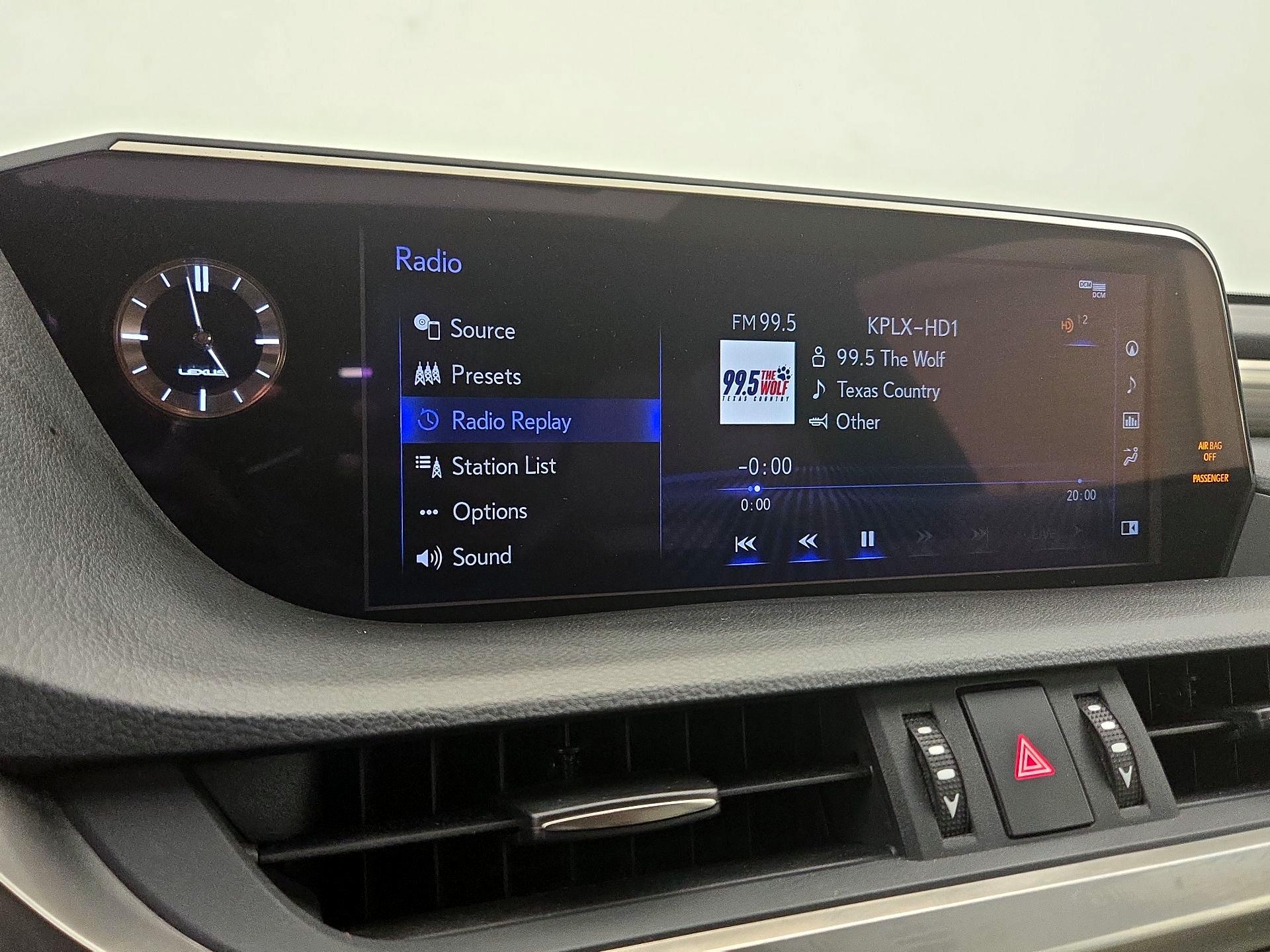 Thumbnail: 2021 Lexus ES - 16