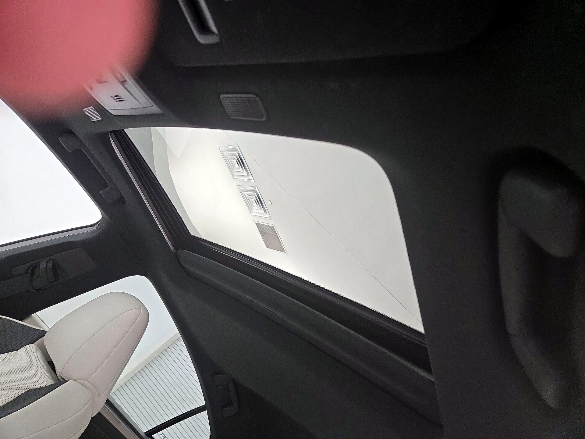 Thumbnail: 2021 Lexus ES - 20
