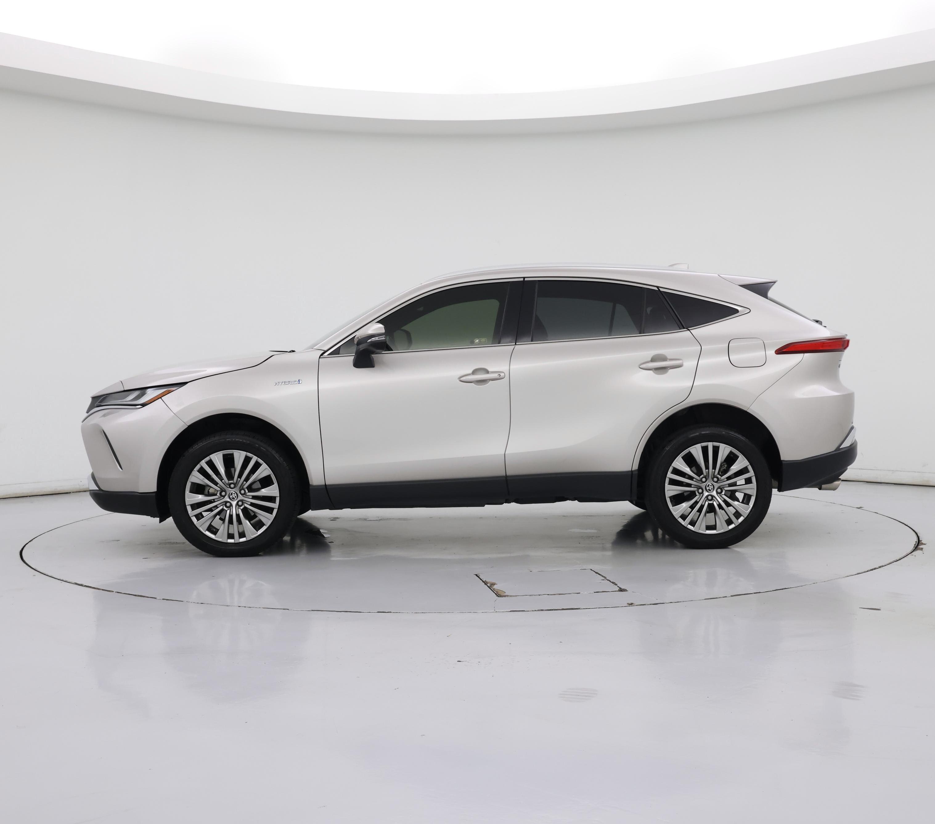 Thumbnail: 2021 Toyota Venza - 3