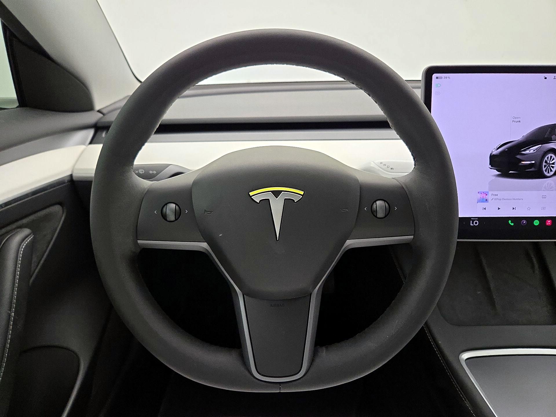 Thumbnail: 2023 Tesla Model 3 - 10