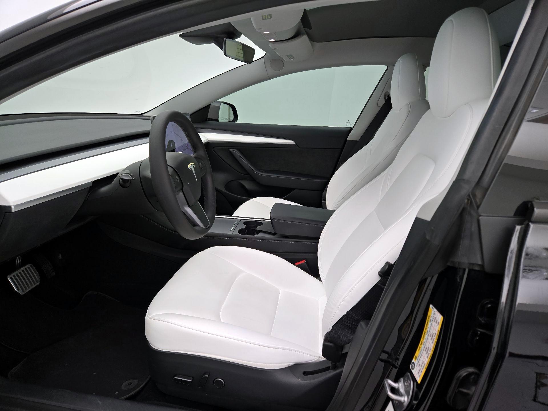 Thumbnail: 2023 Tesla Model 3 - 11