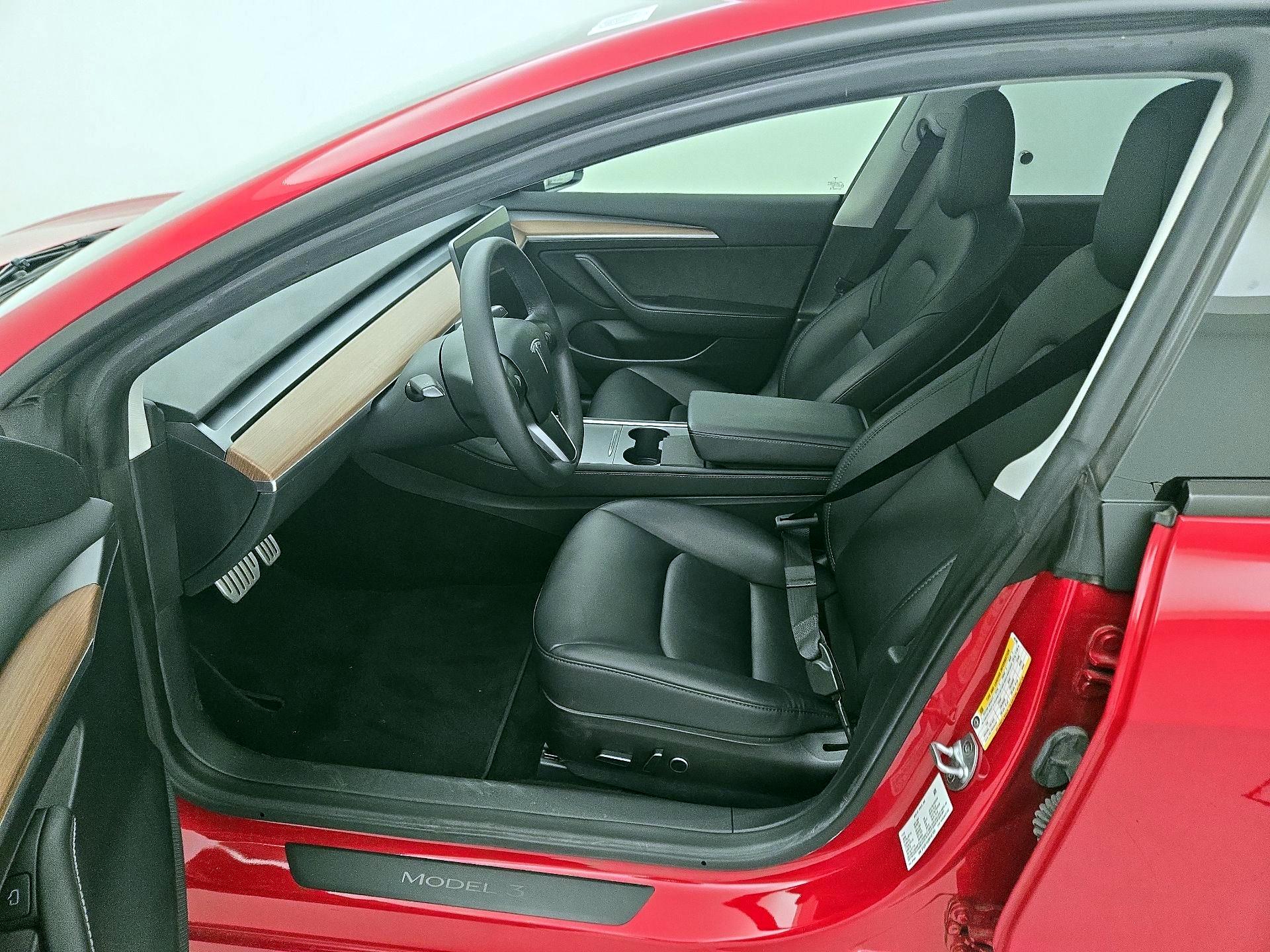 Thumbnail: 2023 Tesla Model 3 - 11